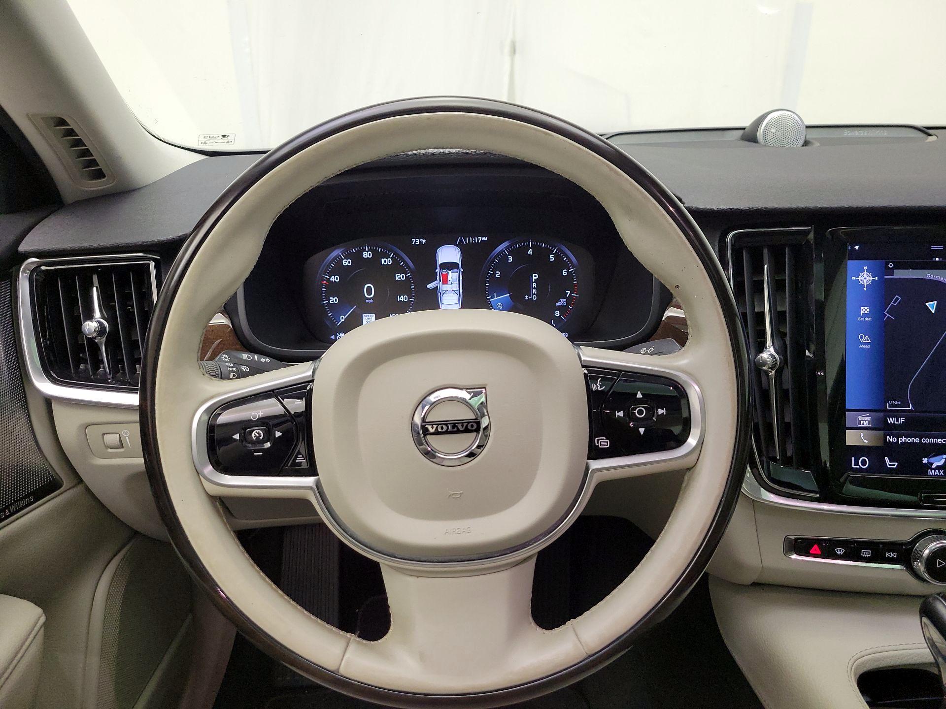 Thumbnail: 2017 Volvo S90 - 10