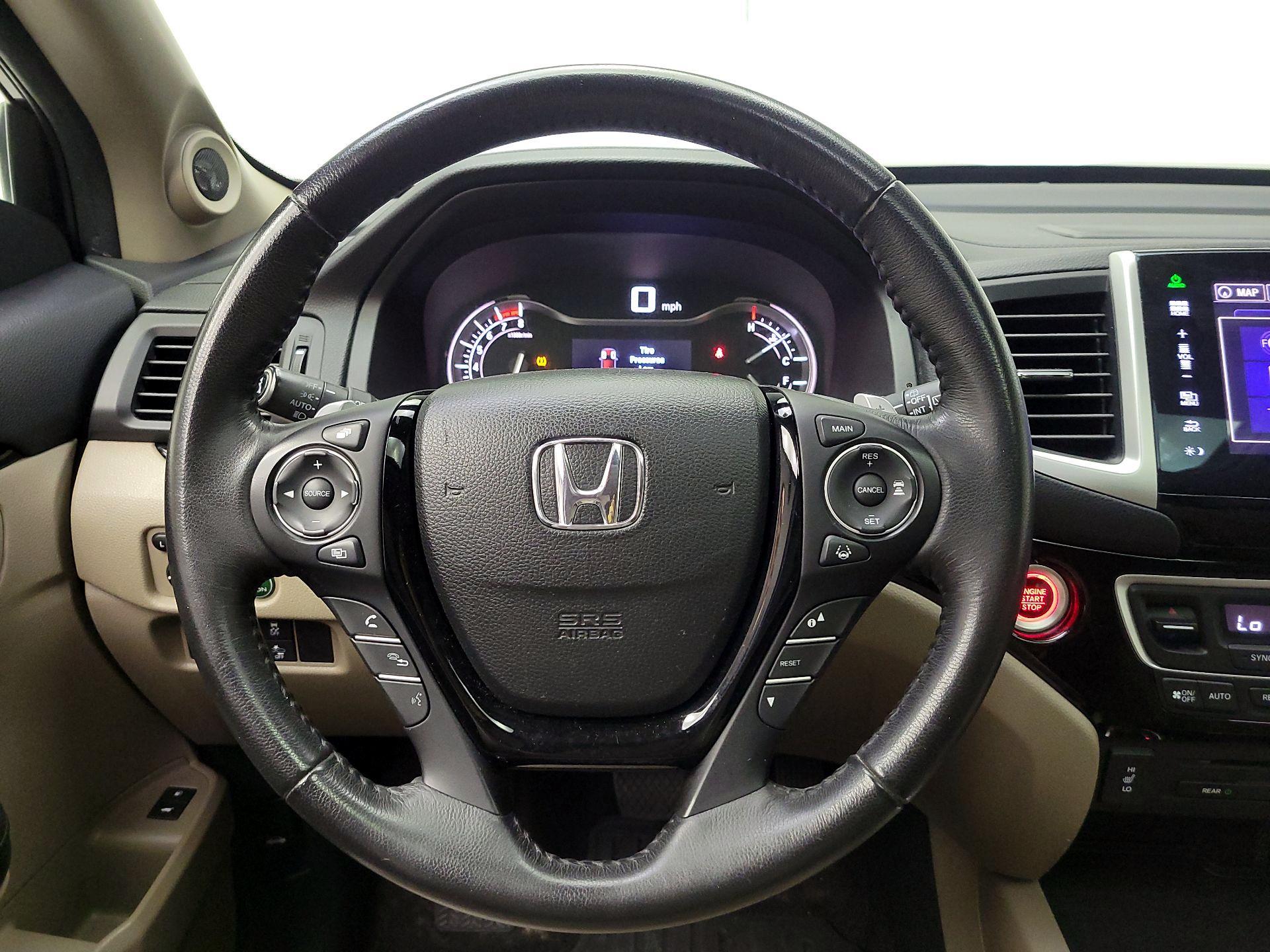 Thumbnail: 2016 Honda Pilot - 10