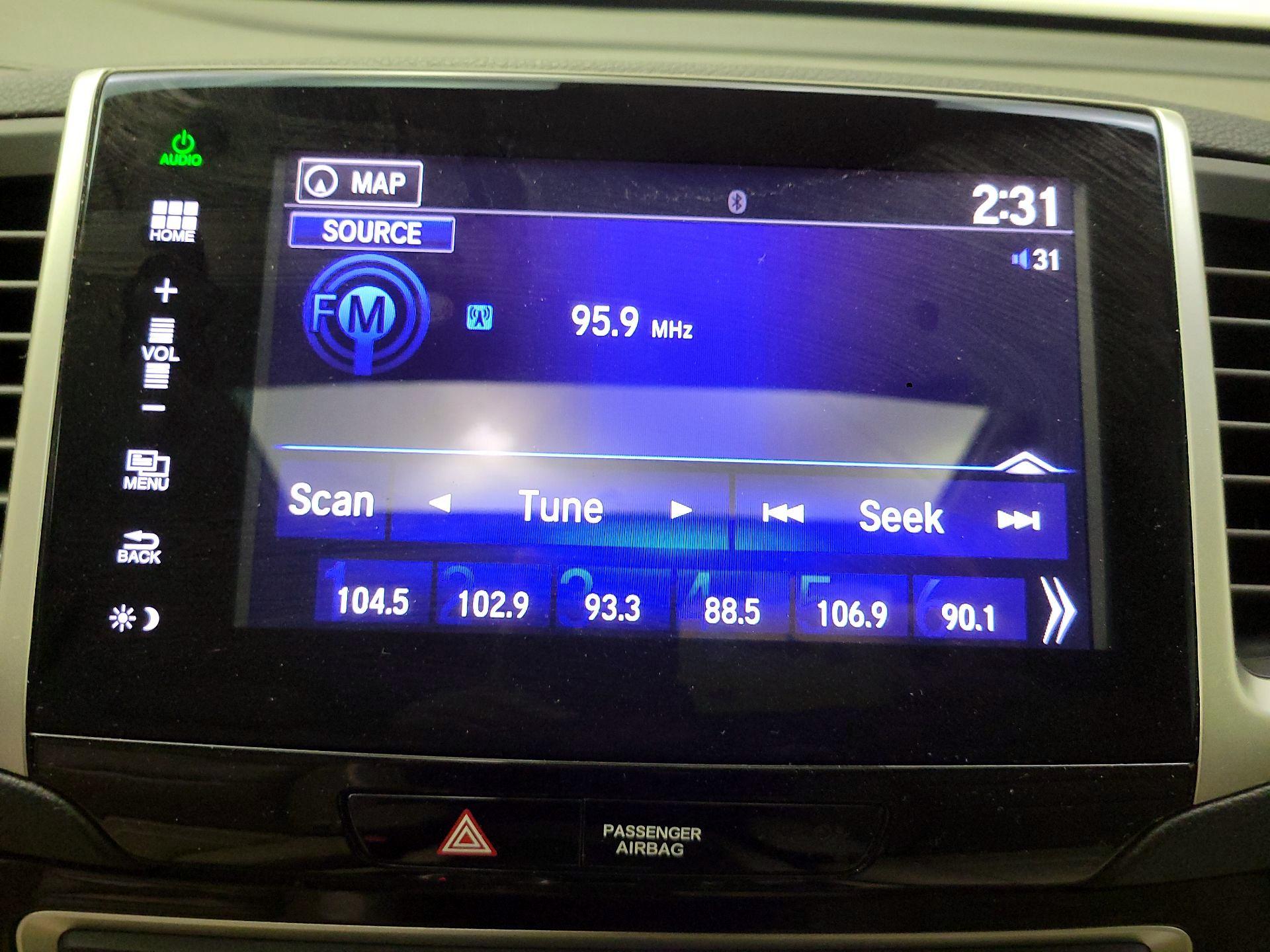 Thumbnail: 2016 Honda Pilot - 16