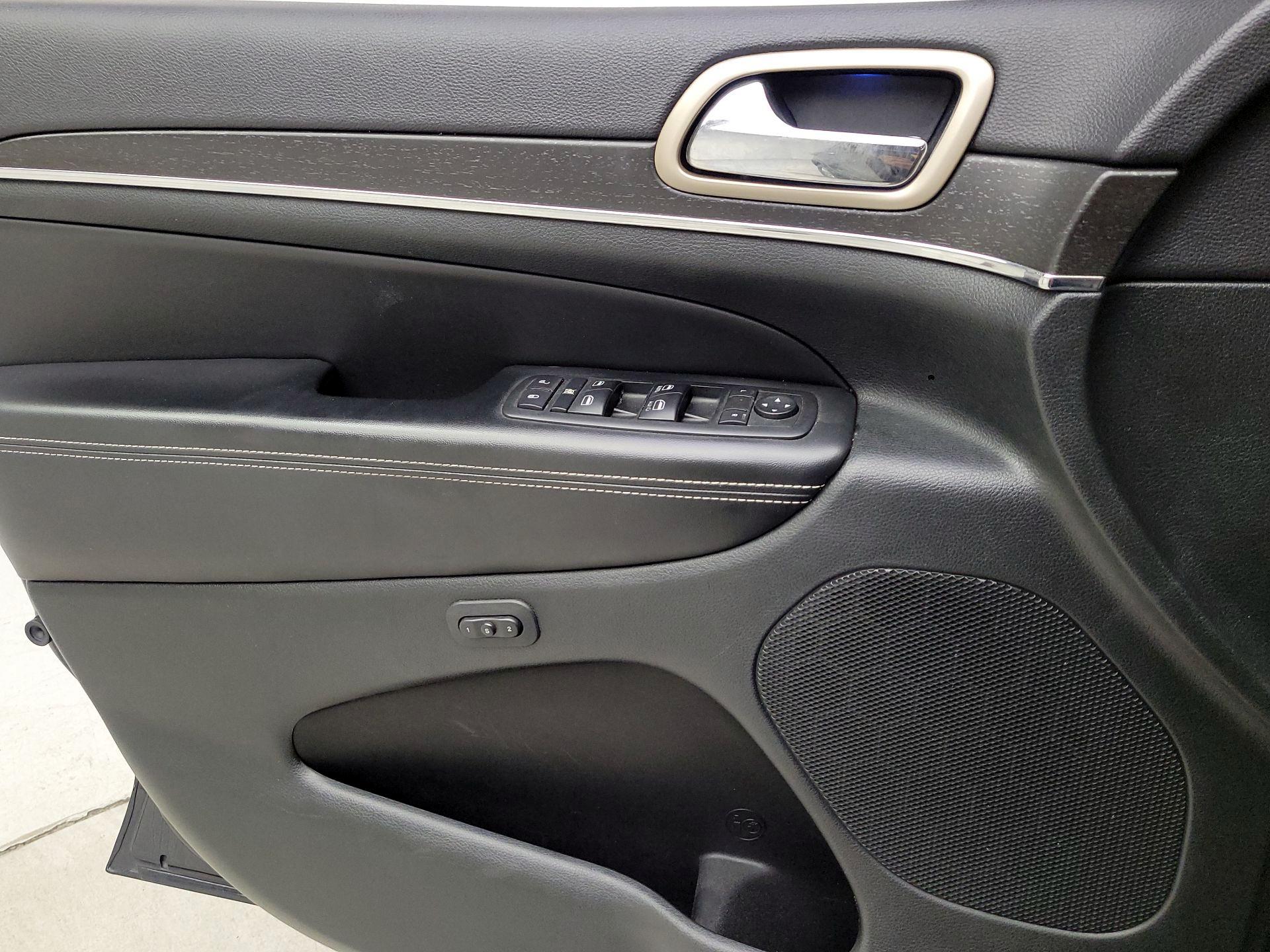 Thumbnail: 2015 Jeep Grand Cherokee - 12