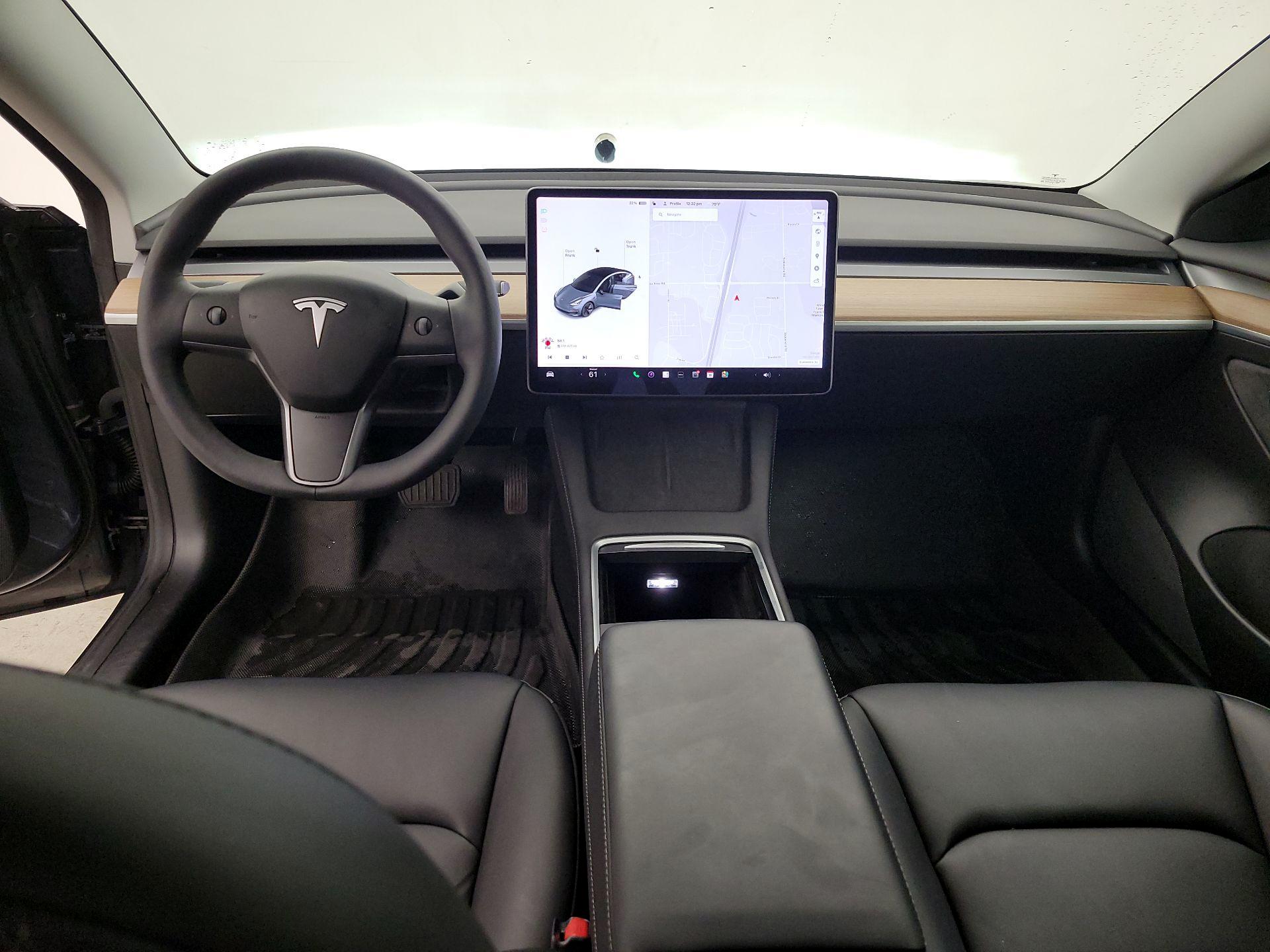 Thumbnail: 2021 Tesla Model 3 - 9