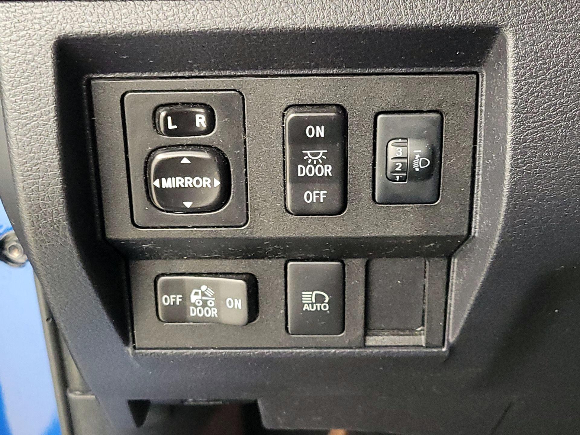 Thumbnail: 2018 Toyota Tundra - 13