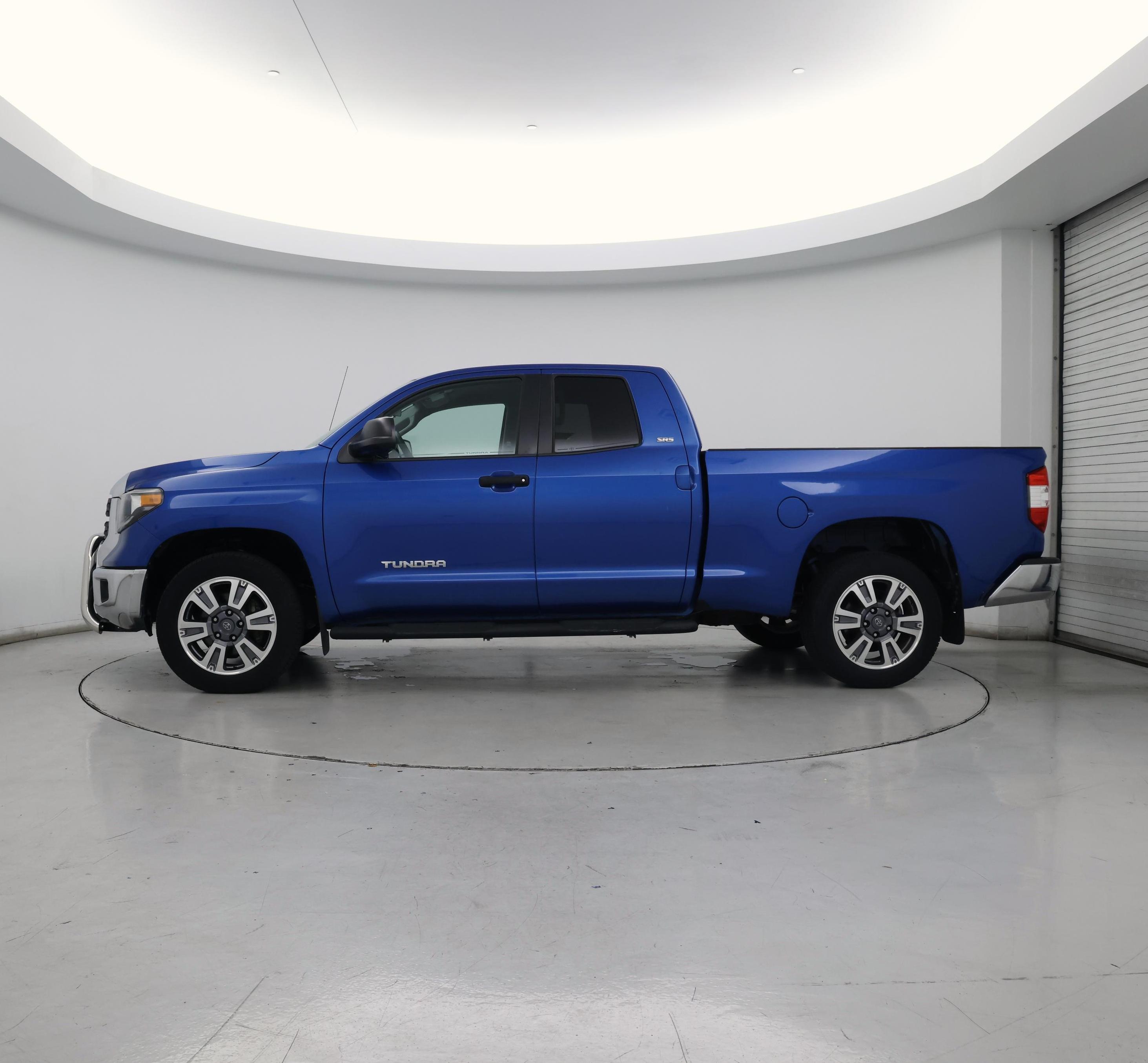 Thumbnail: 2018 Toyota Tundra - 3