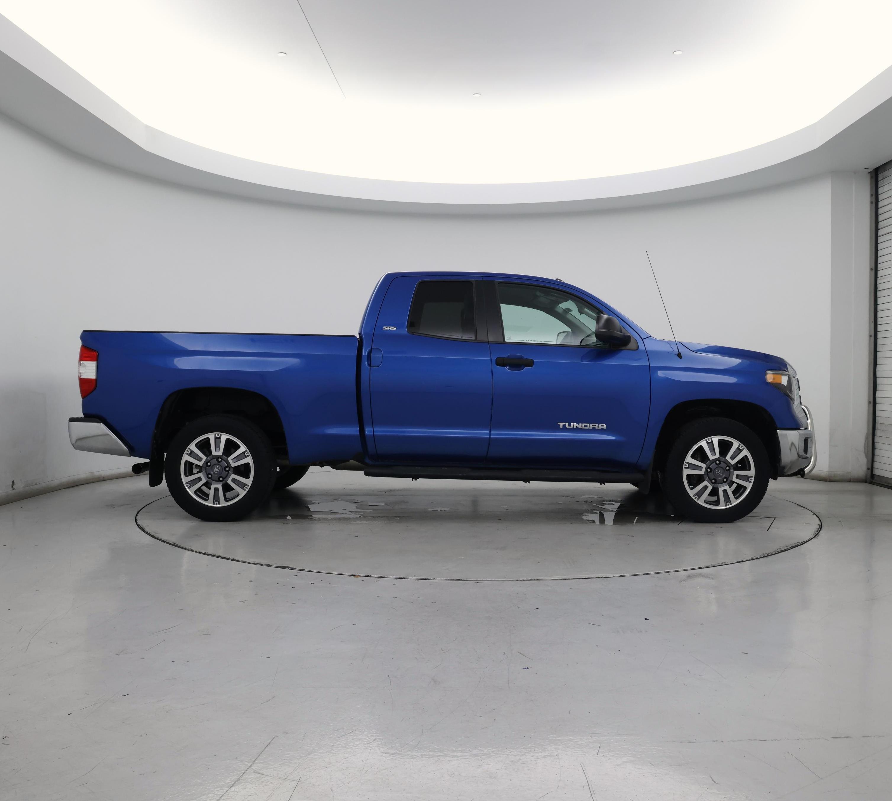 Thumbnail: 2018 Toyota Tundra - 7