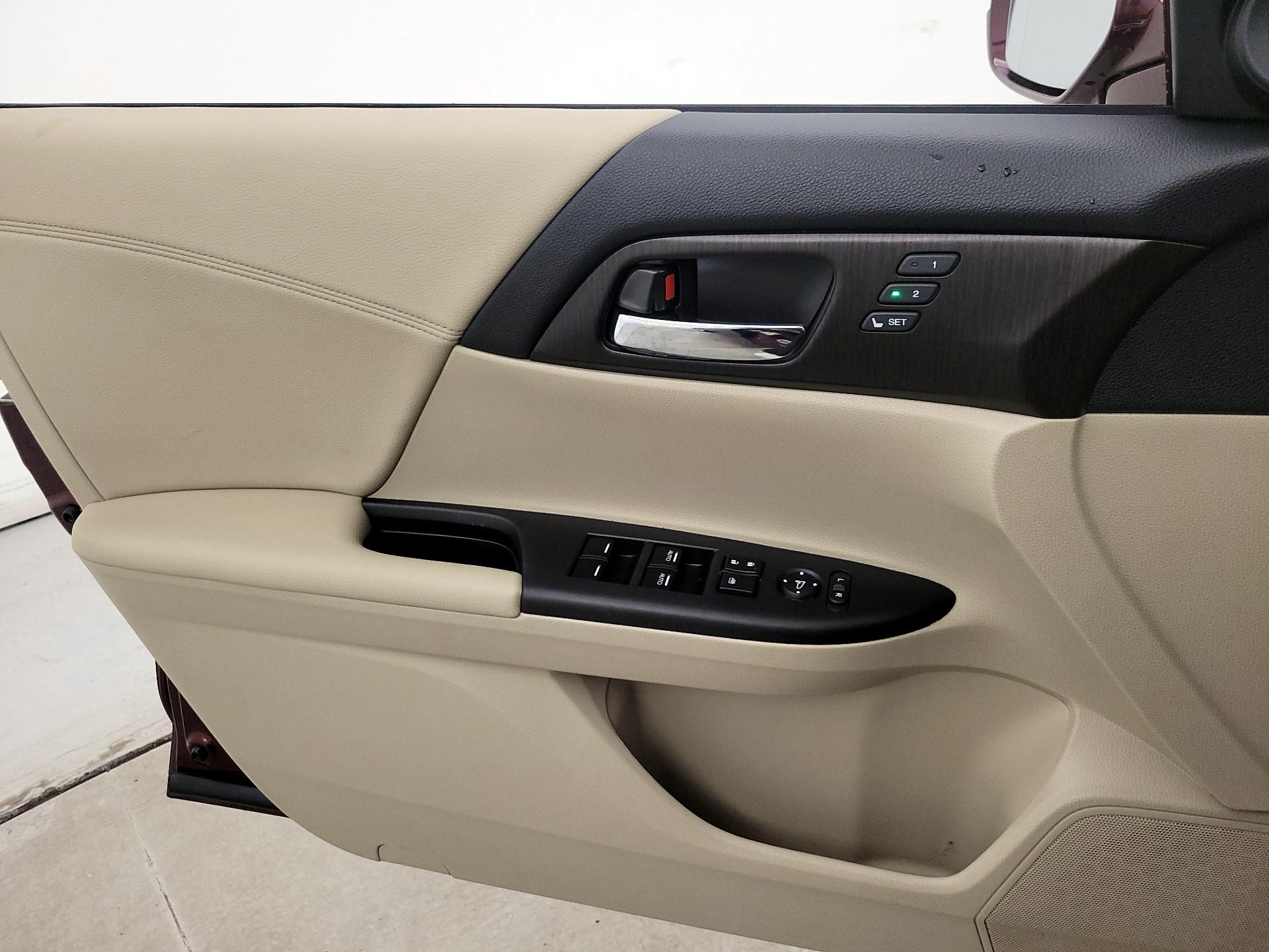Thumbnail: 2013 Honda Accord - 12