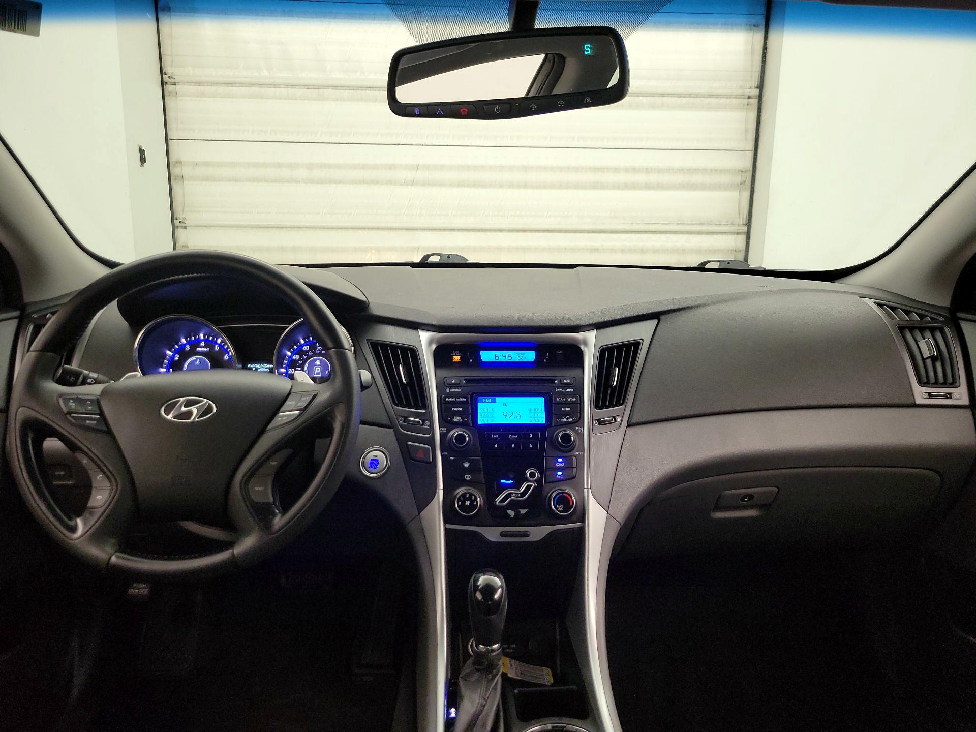 Thumbnail: 2013 Hyundai Sonata - 9