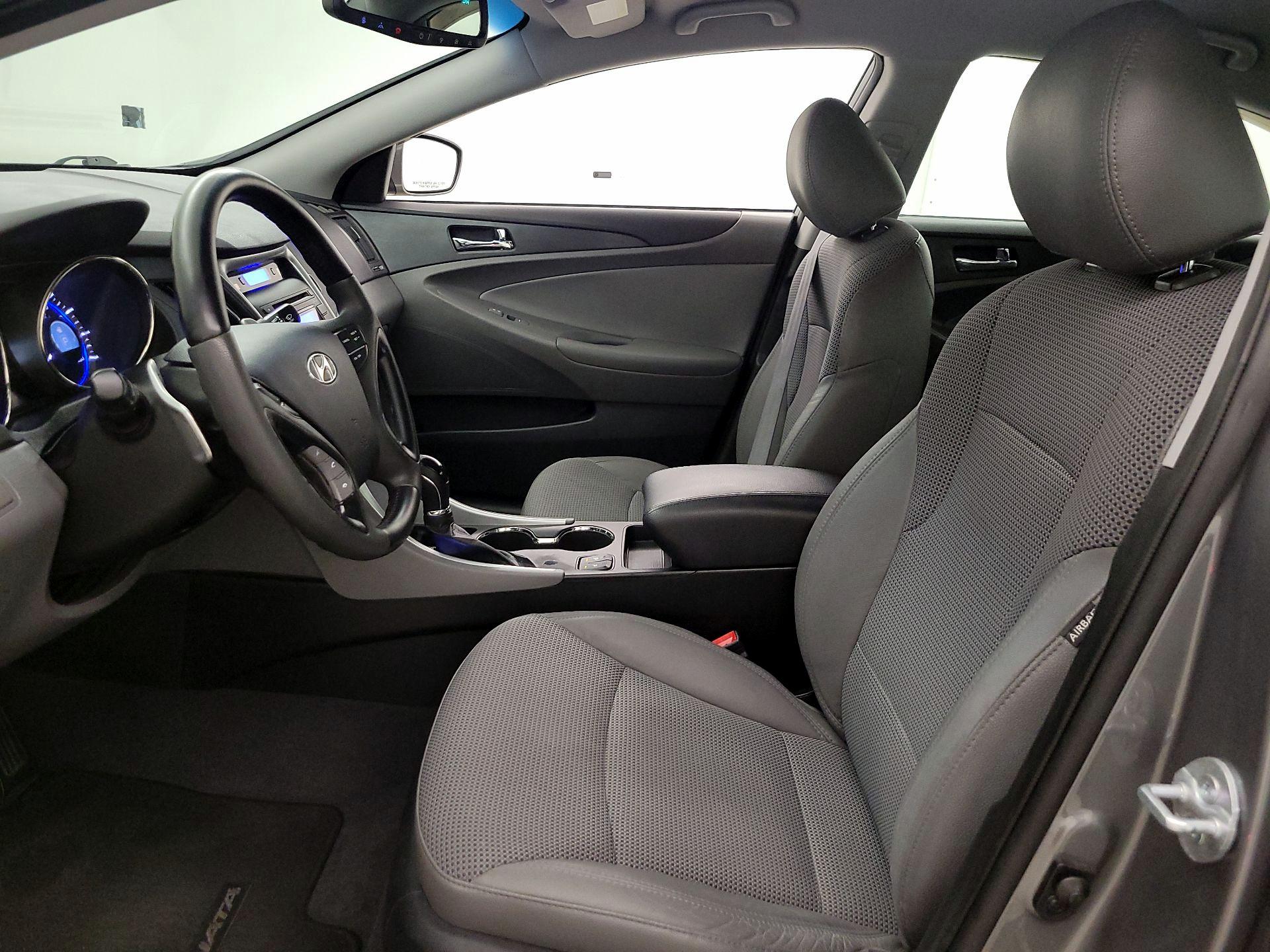 Thumbnail: 2013 Hyundai Sonata - 11