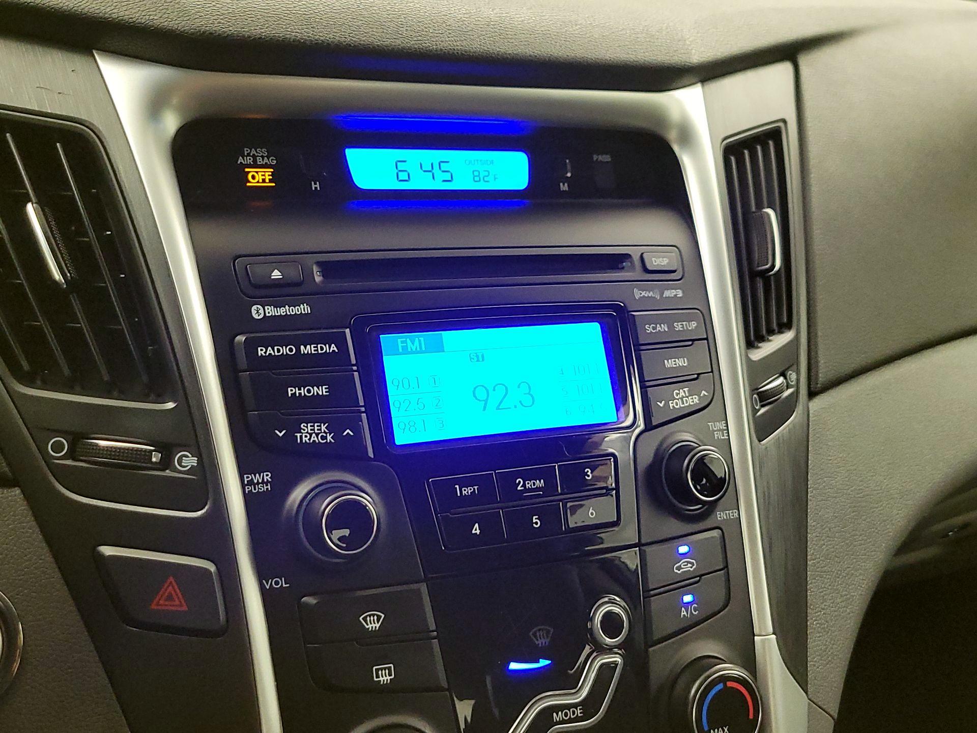 Thumbnail: 2013 Hyundai Sonata - 14