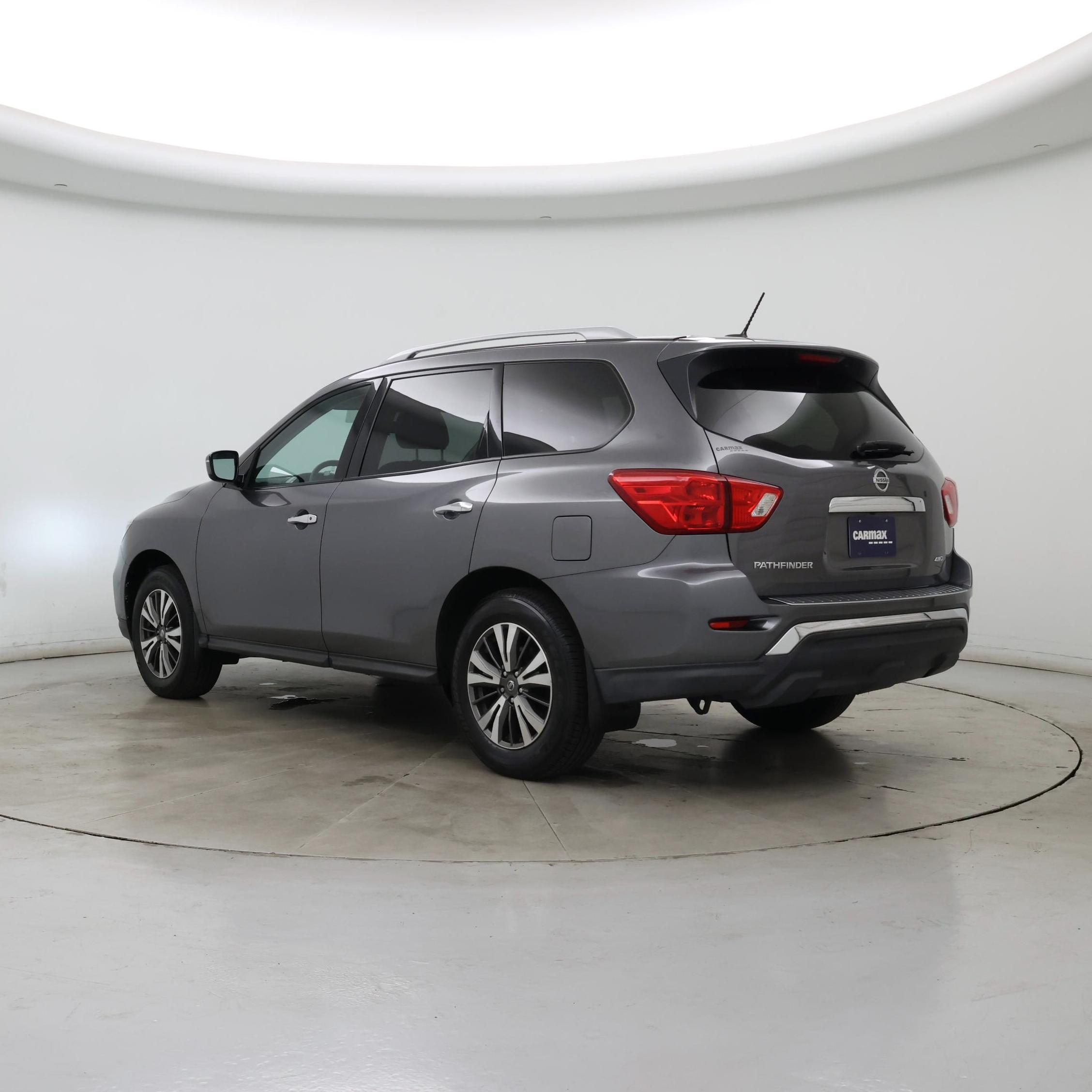 Thumbnail: 2017 Nissan Pathfinder - 2