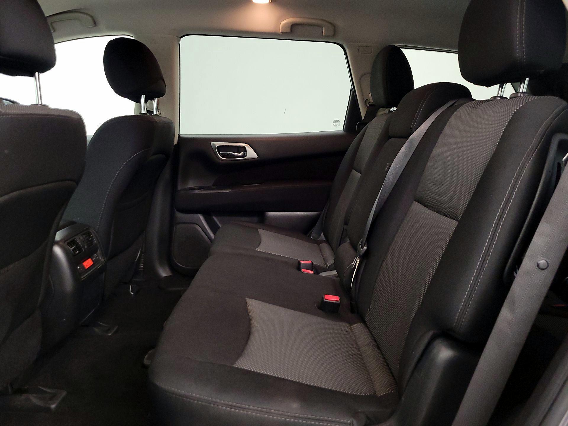 Thumbnail: 2017 Nissan Pathfinder - 19
