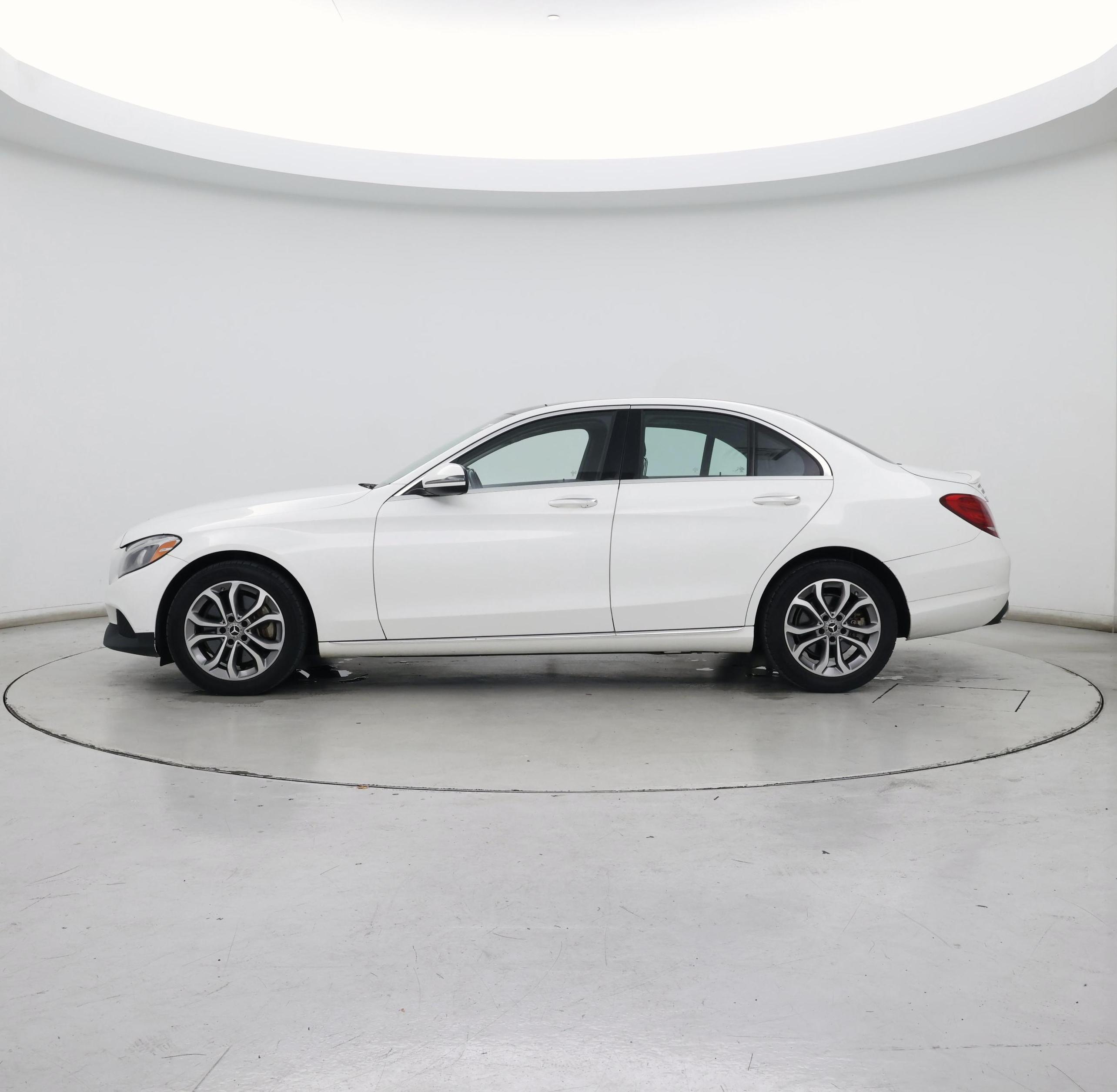 Thumbnail: 2016 Mercedes-Benz C-Class - 3