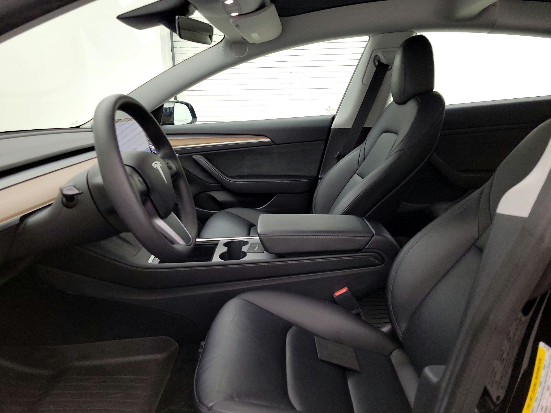 Thumbnail: 2021 Tesla Model 3 - 11