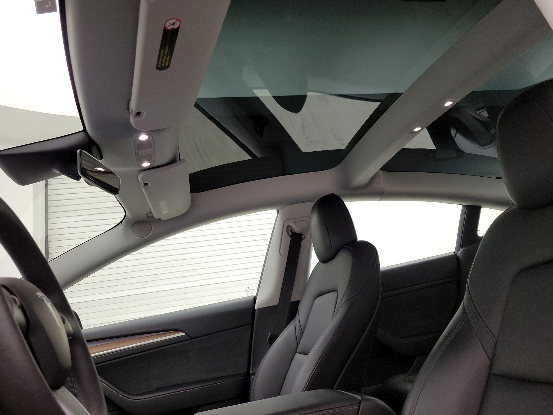 Thumbnail: 2021 Tesla Model 3 - 17
