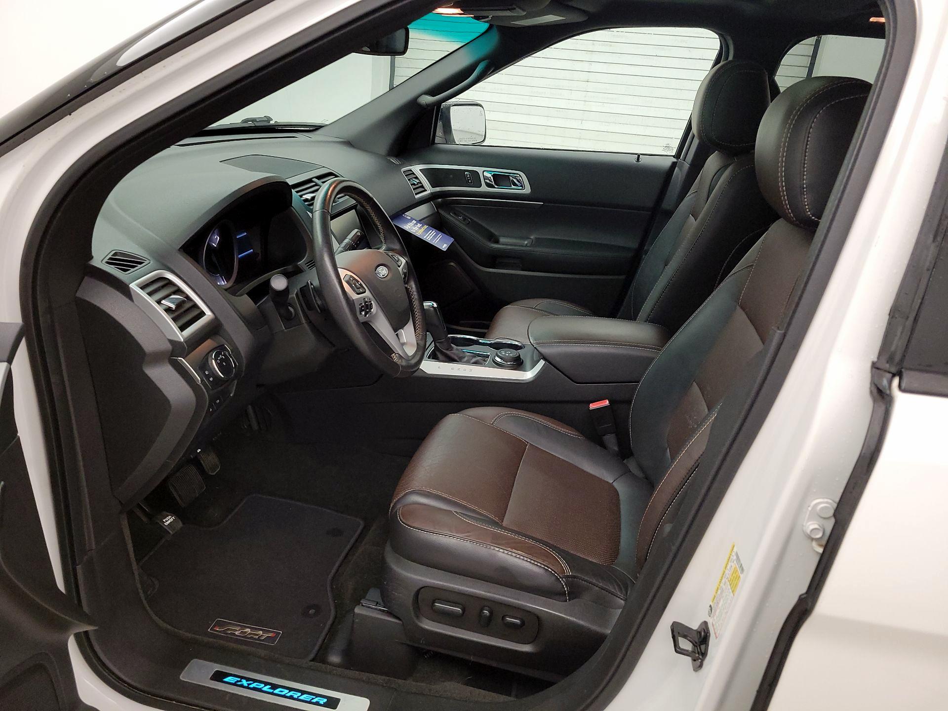 Thumbnail: 2015 Ford Explorer - 11