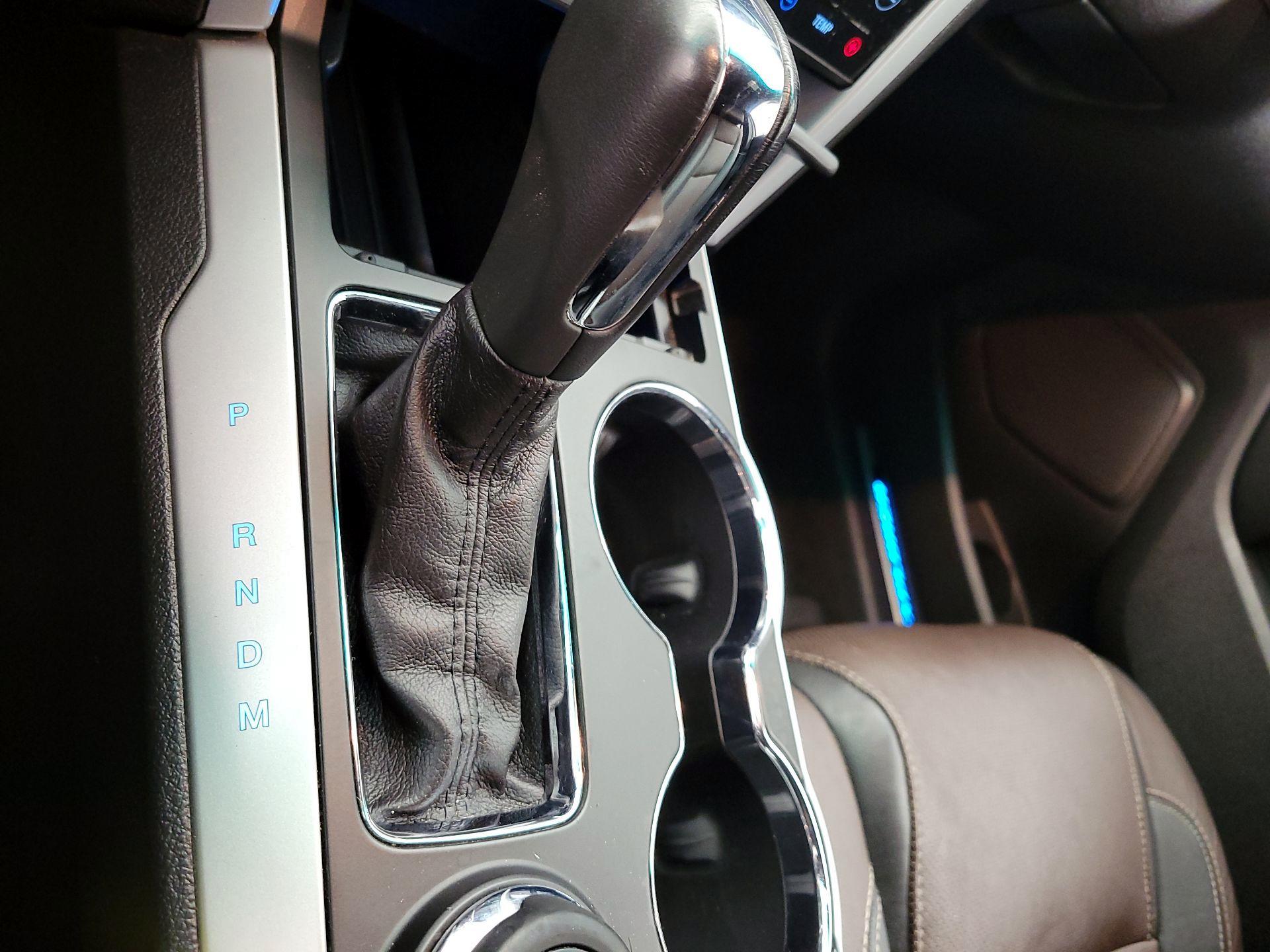 Thumbnail: 2015 Ford Explorer - 17