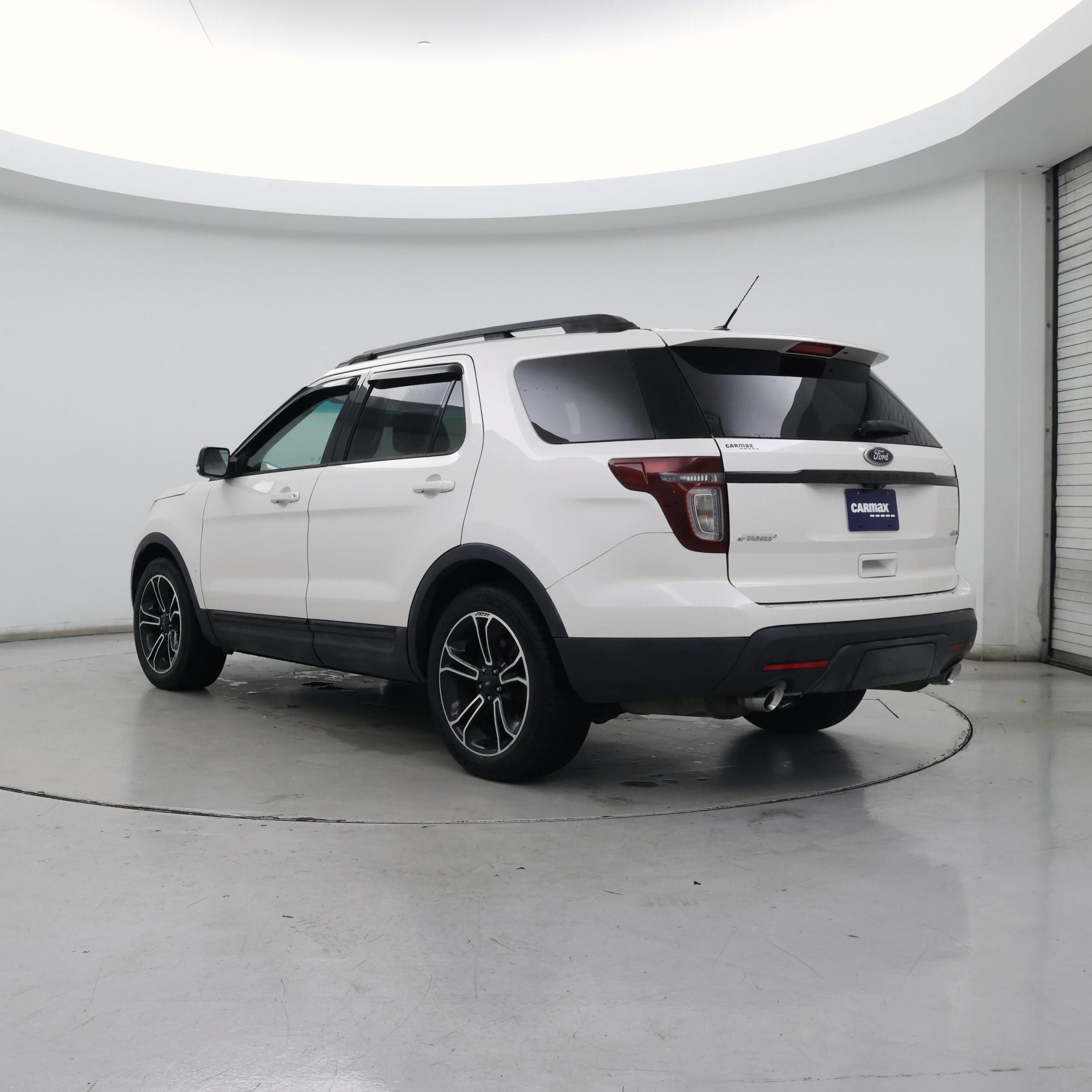Thumbnail: 2015 Ford Explorer - 2
