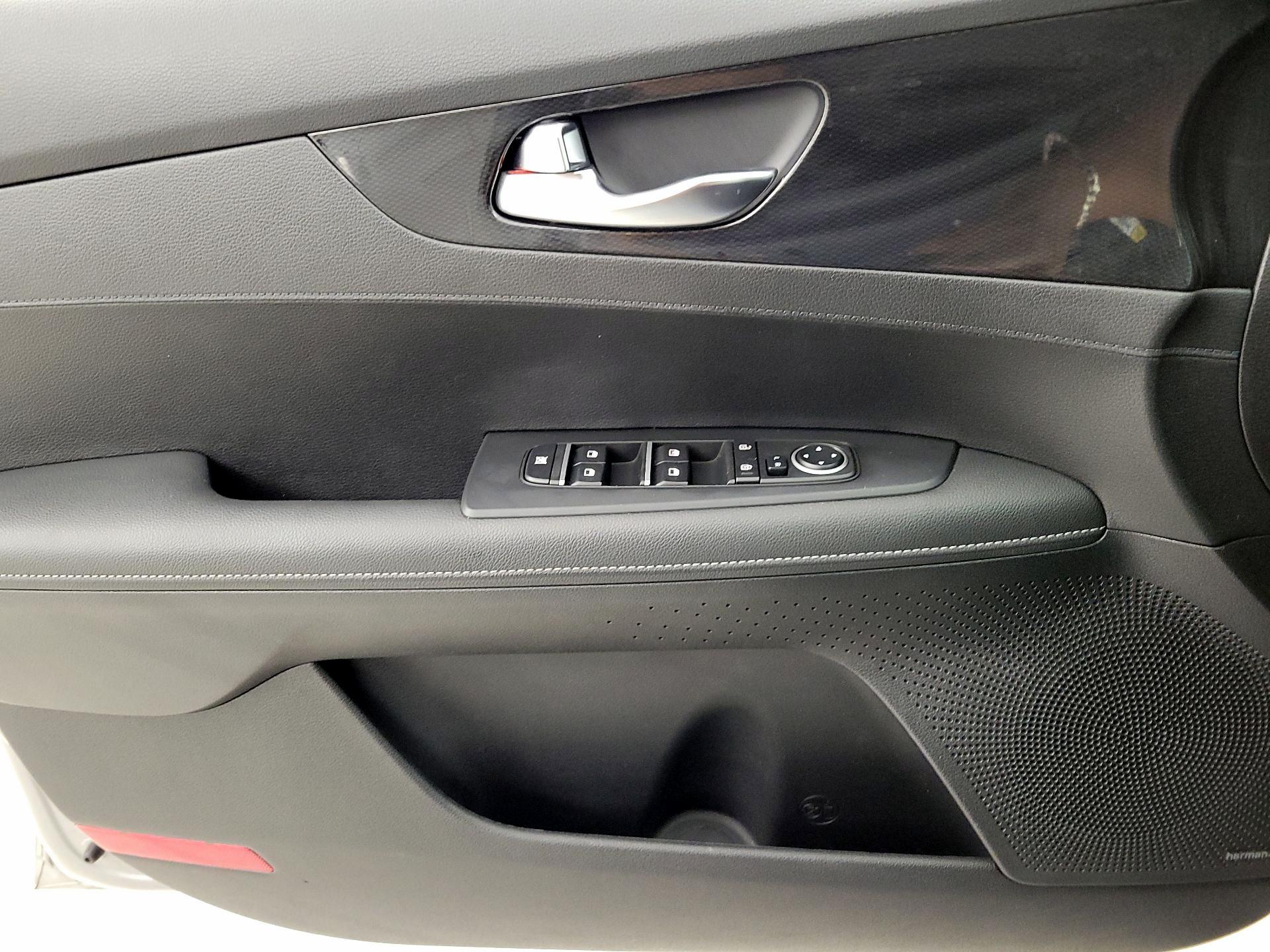 Thumbnail: 2023 Kia Forte - 12