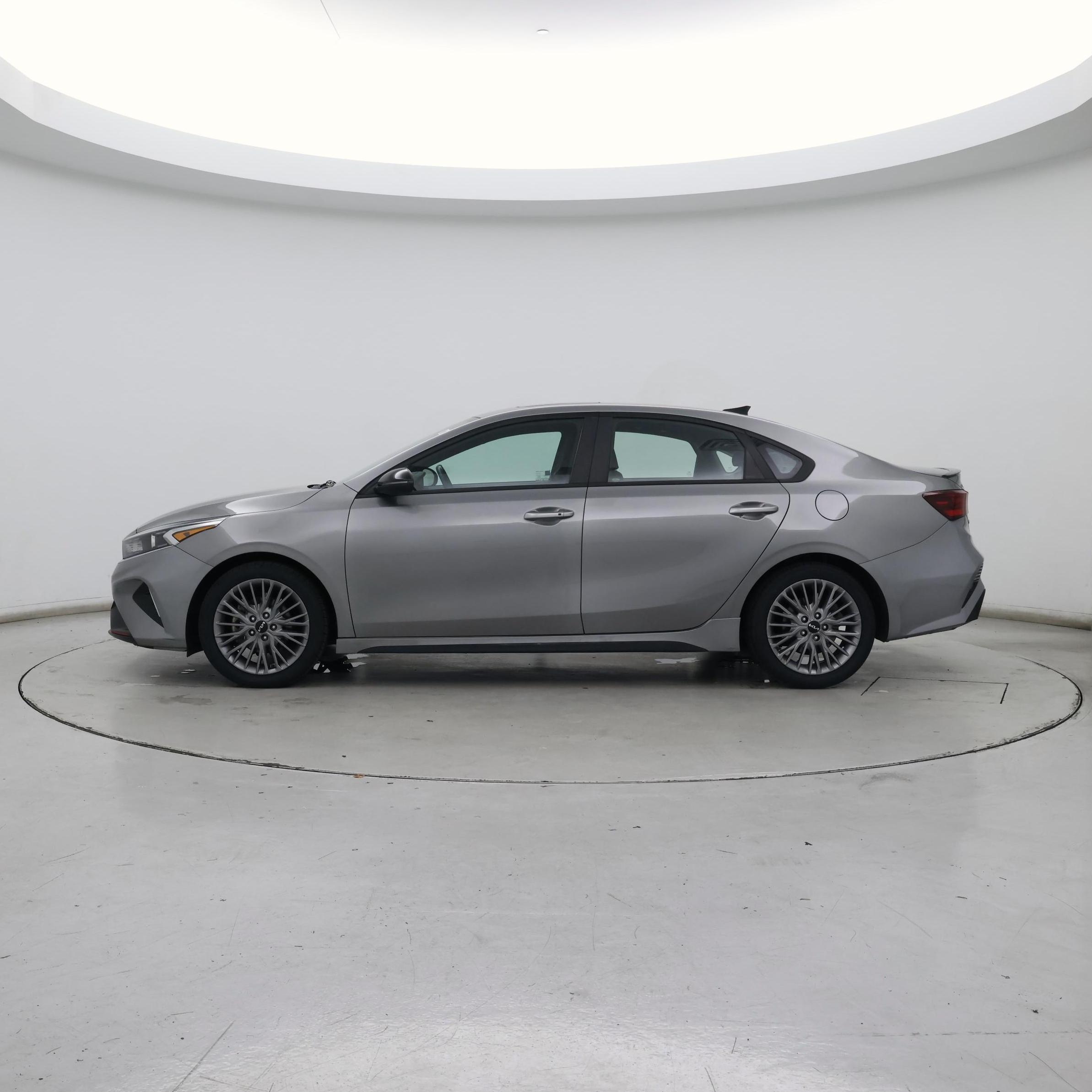 Thumbnail: 2023 Kia Forte - 3