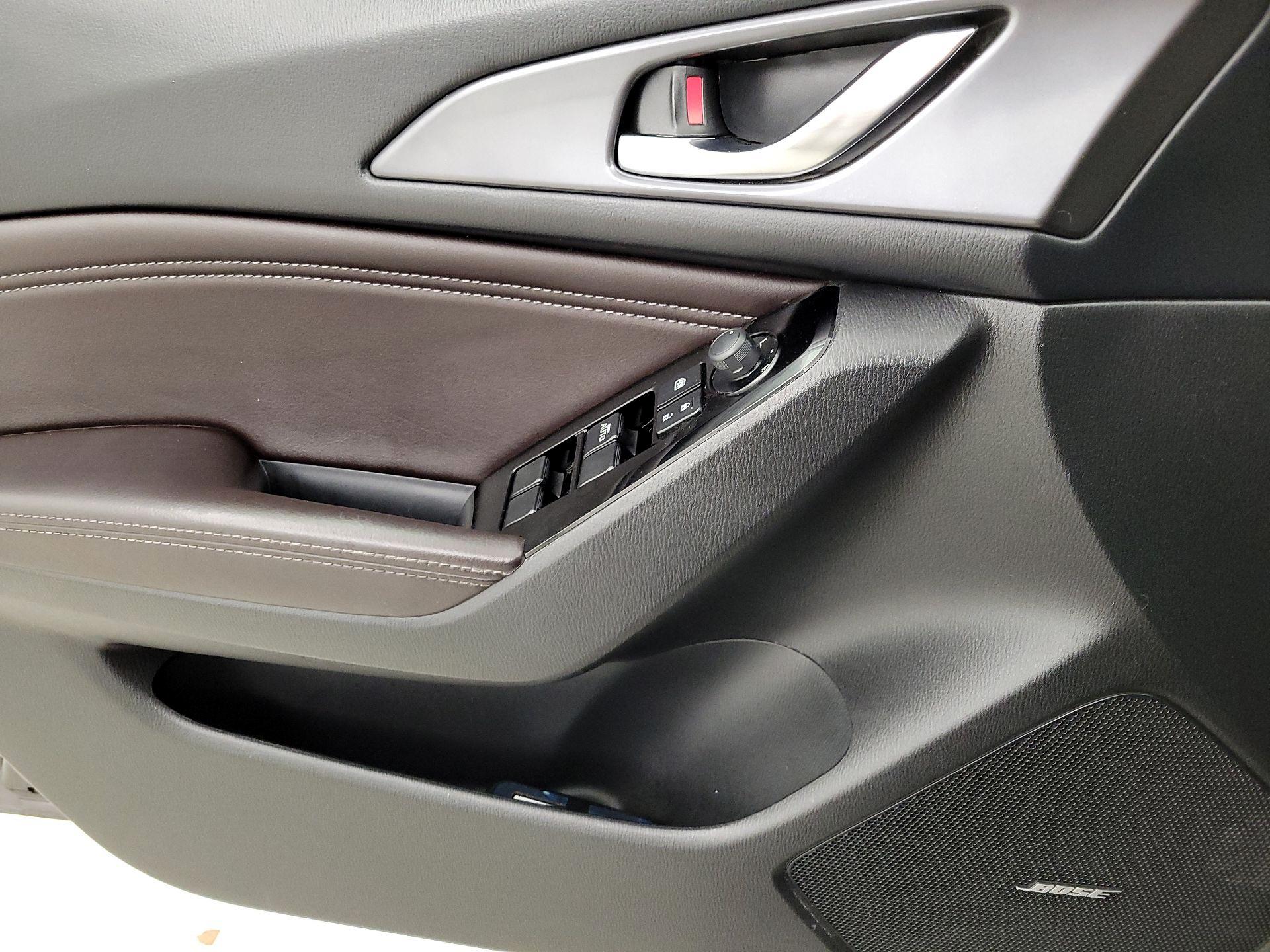 Thumbnail: 2018 Mazda Mazda3 - 12