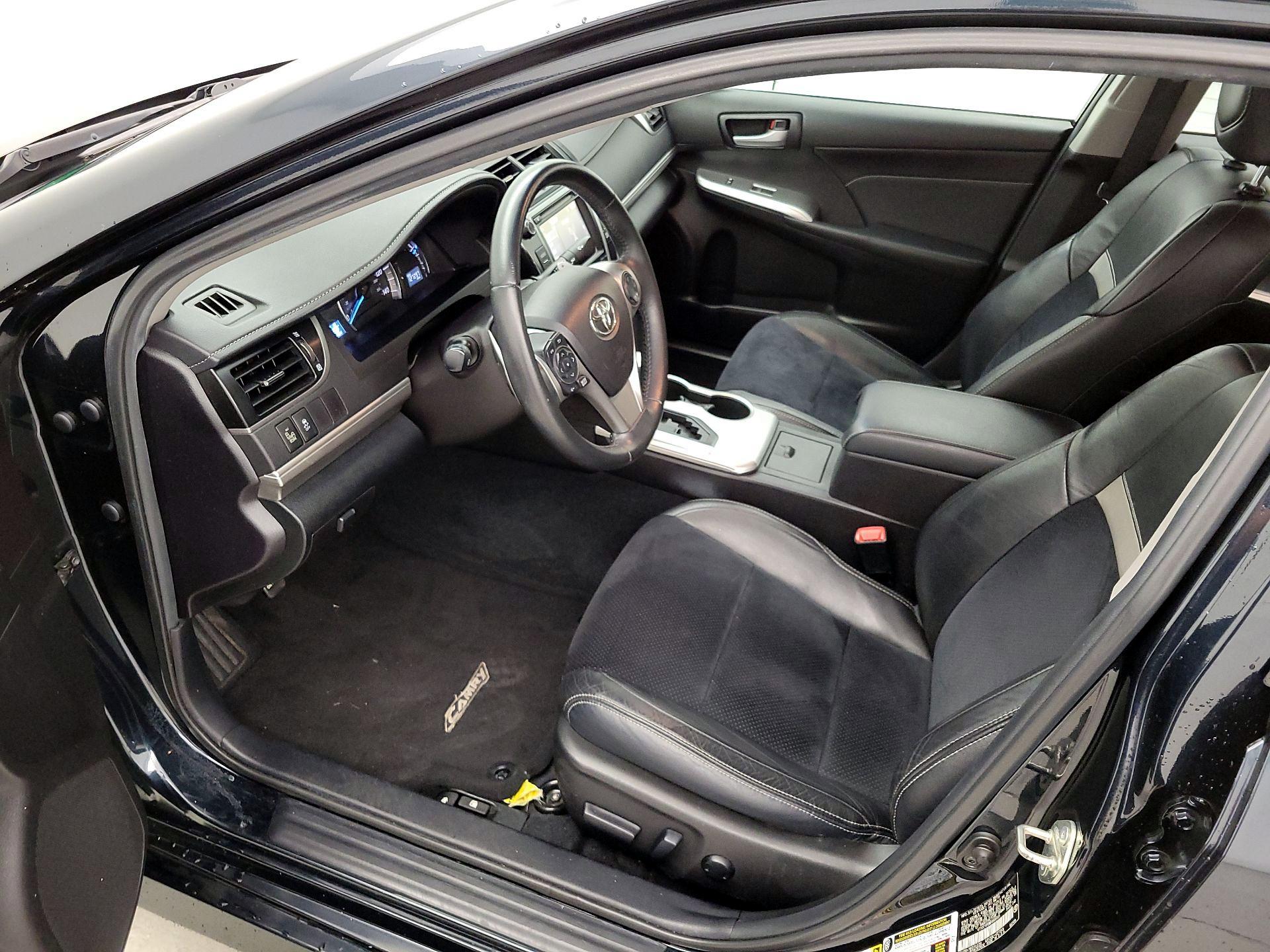 Thumbnail: 2014 Toyota Camry - 11