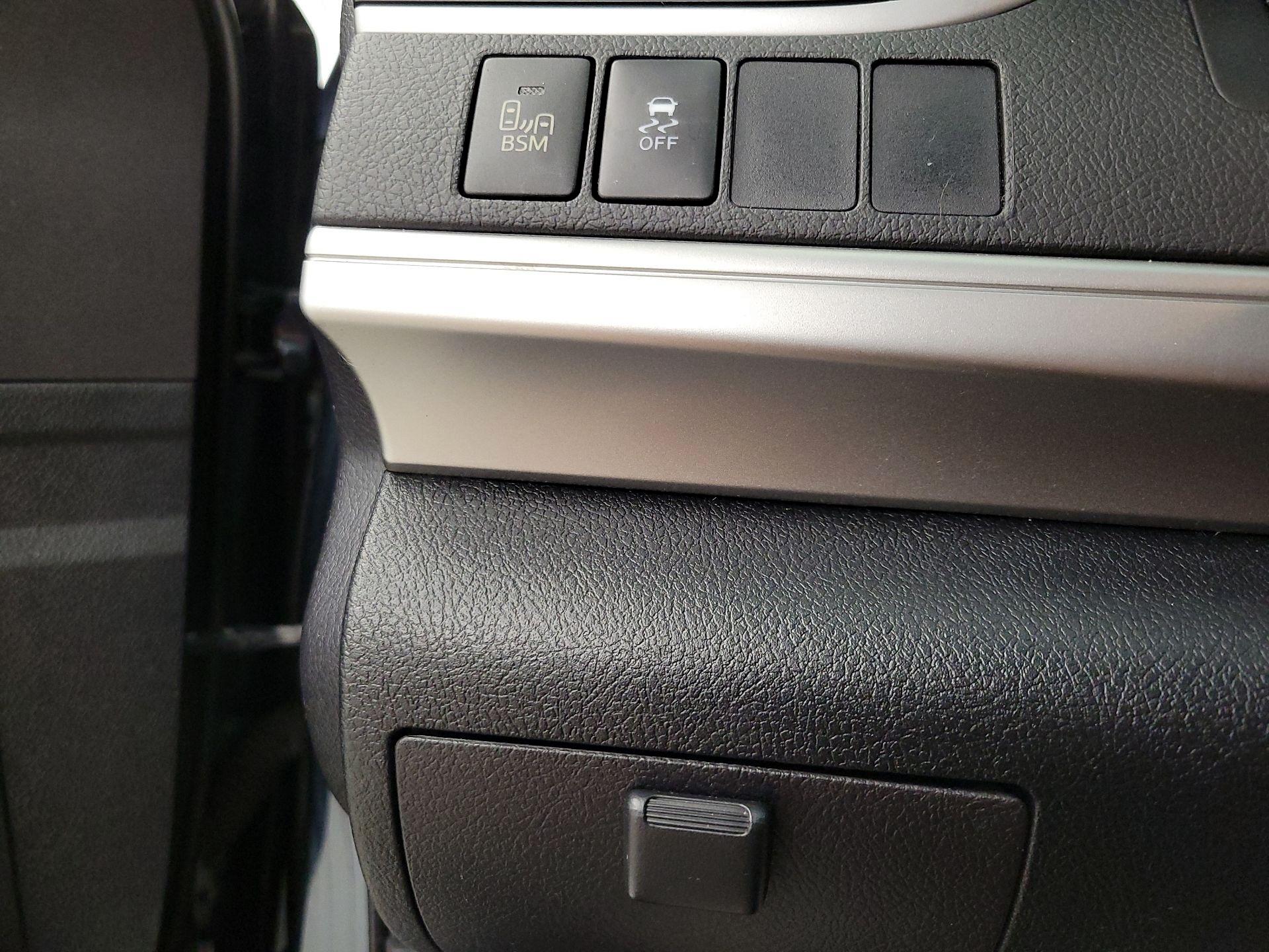 Thumbnail: 2014 Toyota Camry - 13