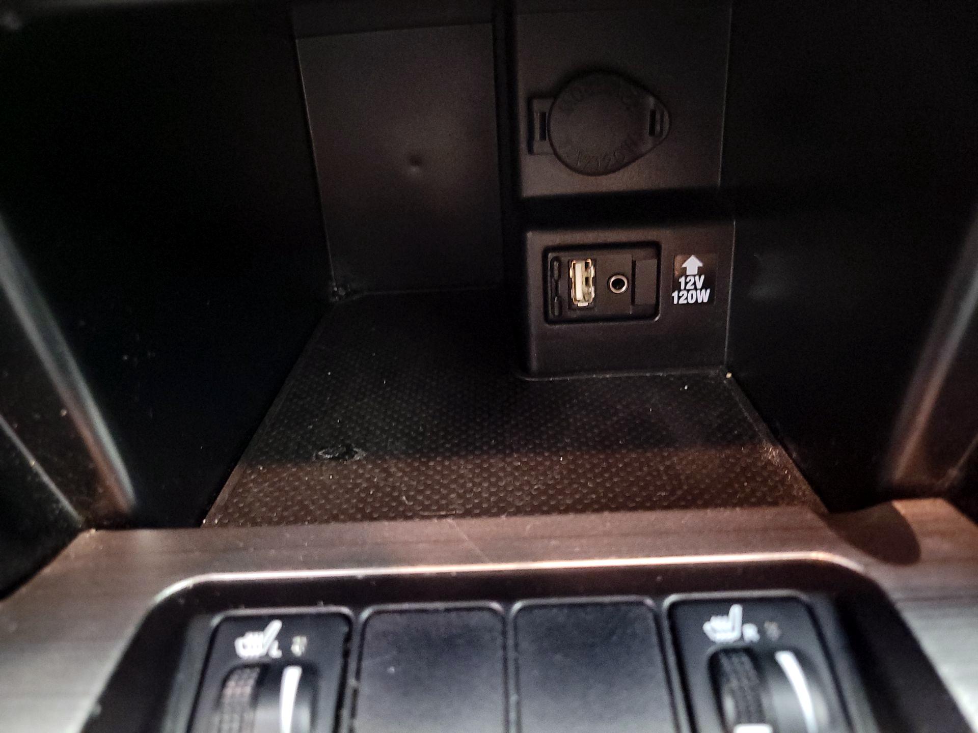 Thumbnail: 2014 Toyota Camry - 18