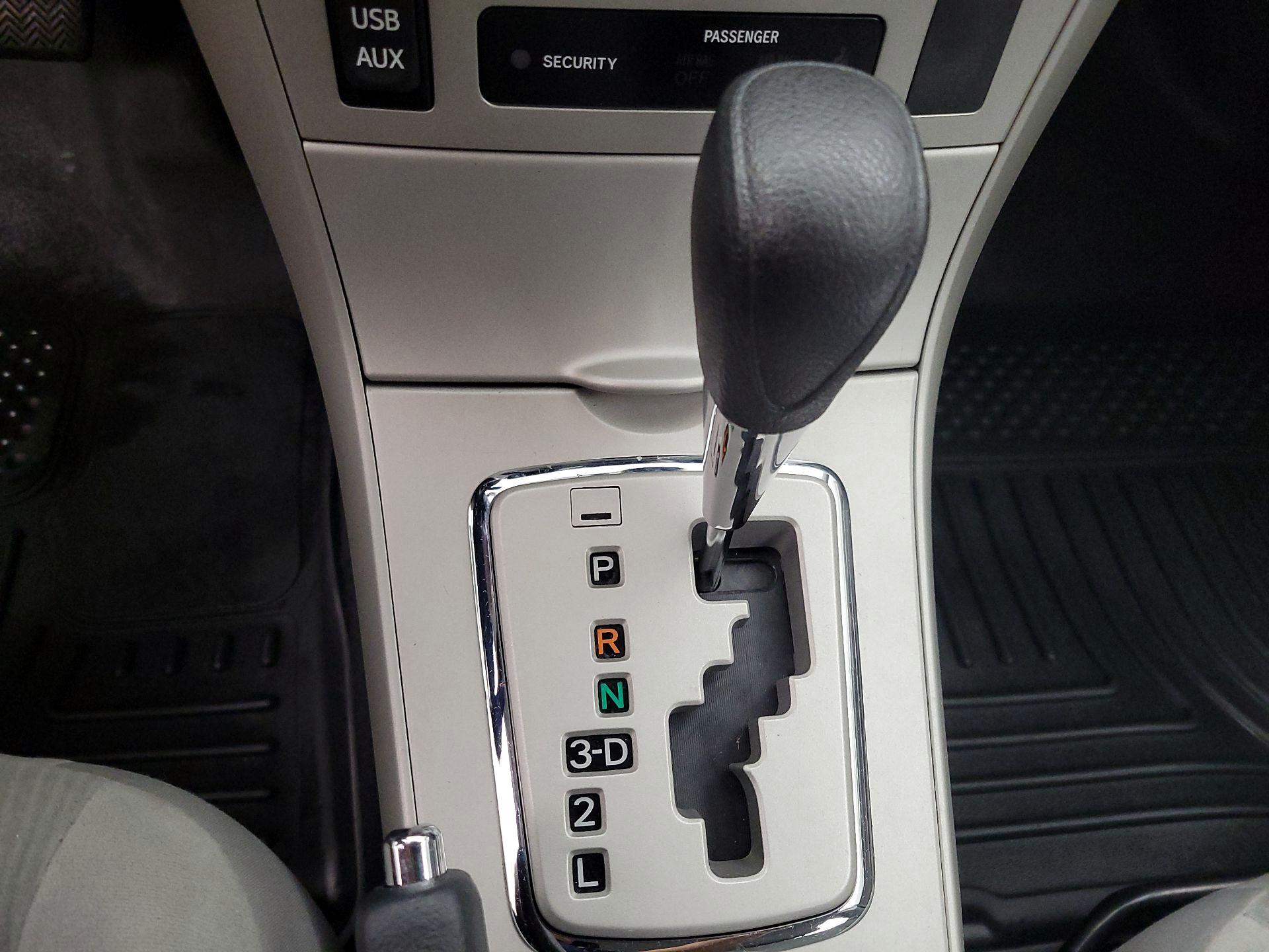 Thumbnail: 2013 Toyota Corolla - 16