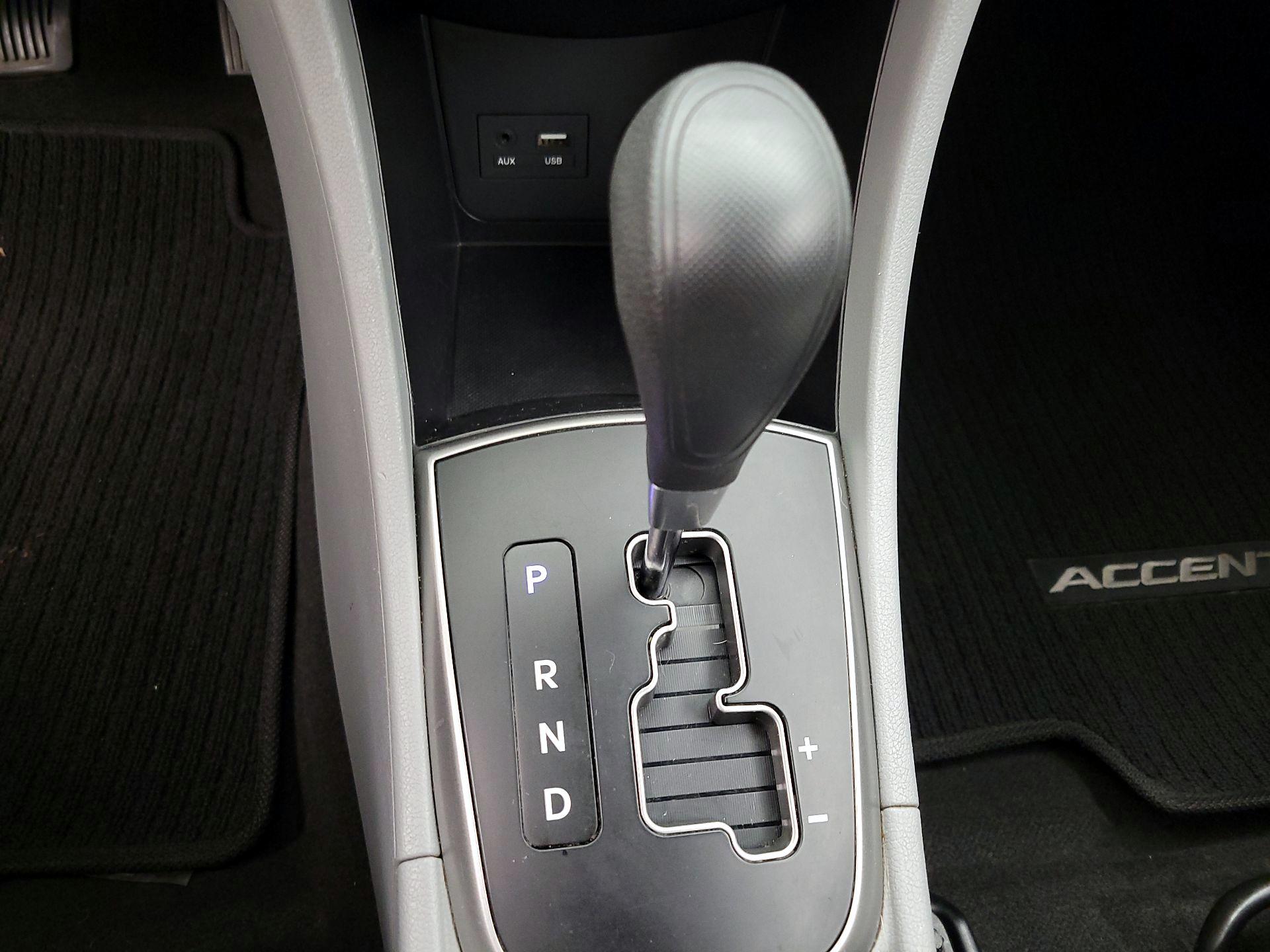 Thumbnail: 2015 Hyundai Accent - 16