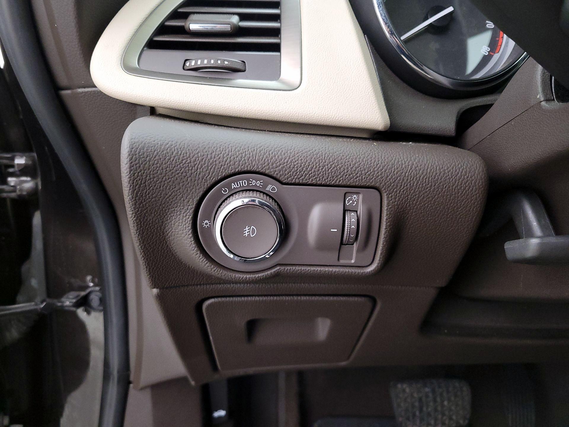 Thumbnail: 2014 Buick Verano - 13