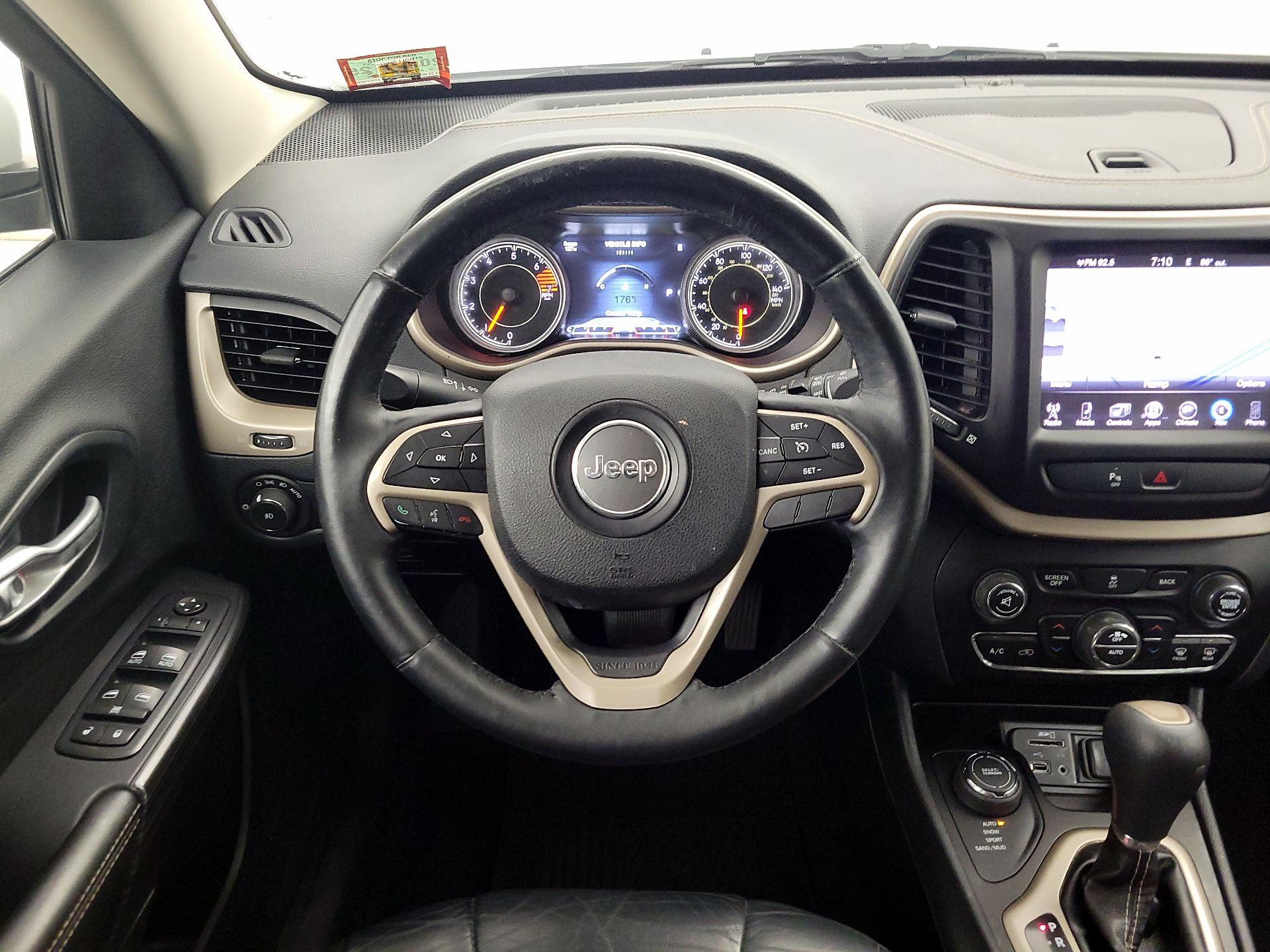Thumbnail: 2016 Jeep Cherokee - 10