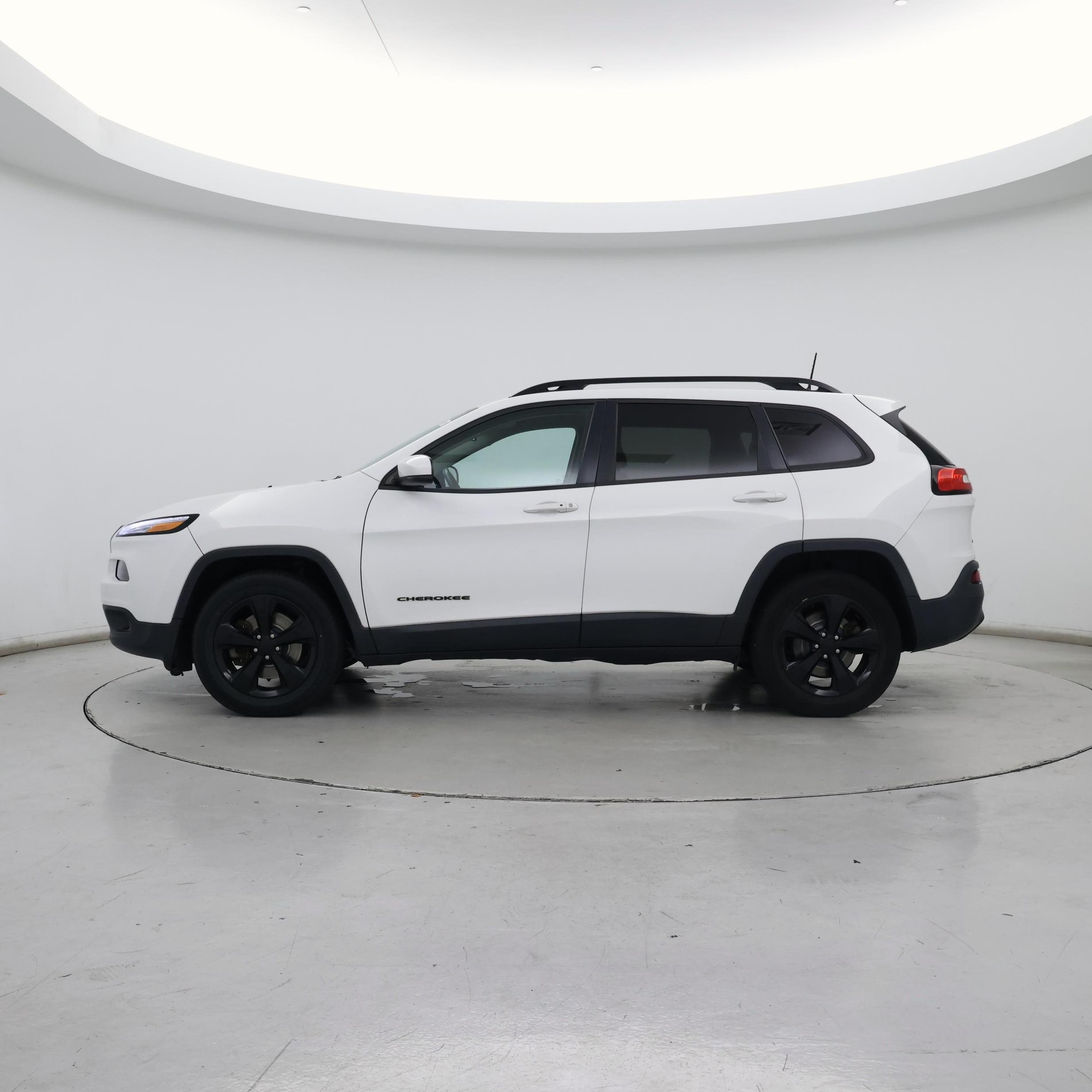 Thumbnail: 2016 Jeep Cherokee - 3