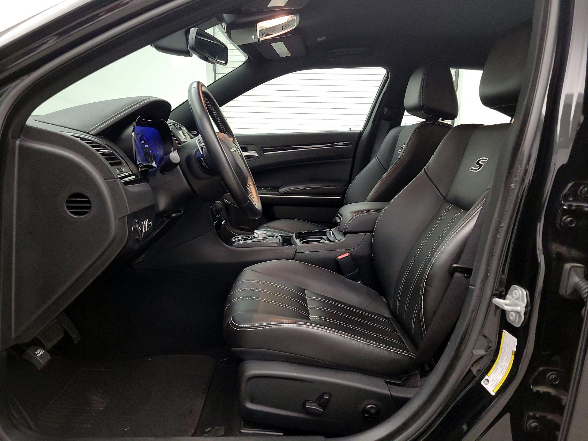 Thumbnail: 2019 Chrysler 300 - 11
