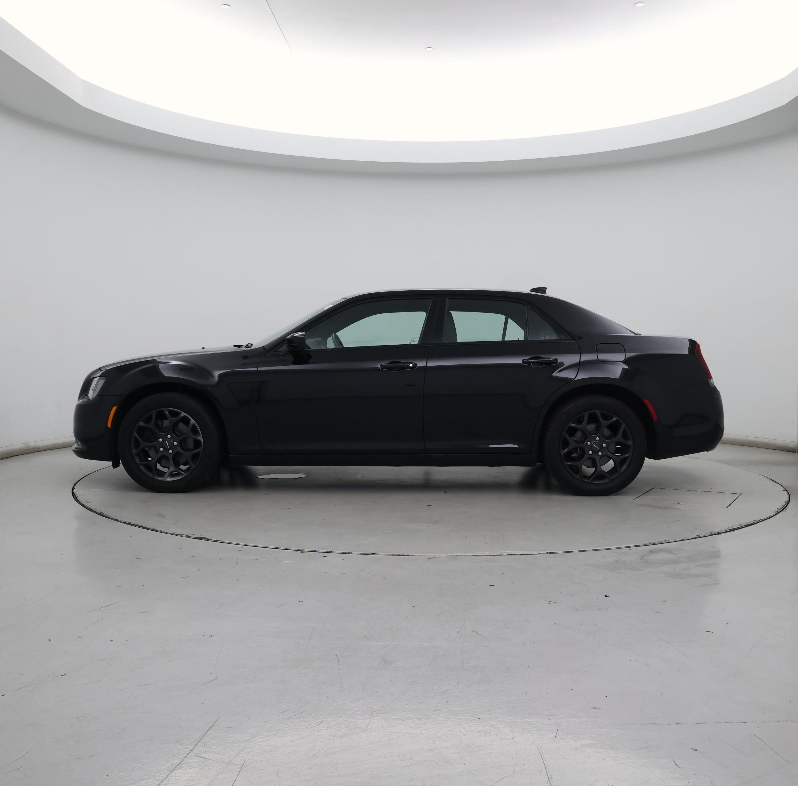 Thumbnail: 2019 Chrysler 300 - 3