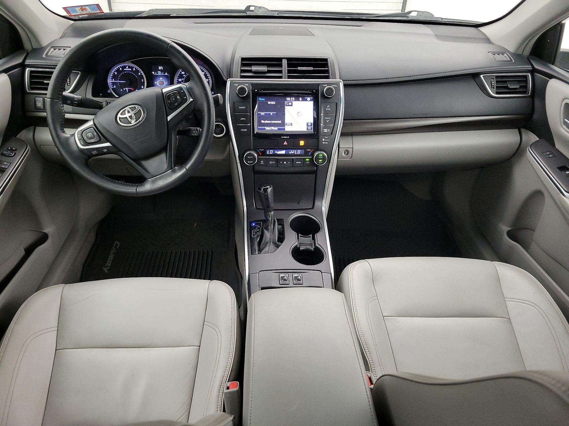 Thumbnail: 2016 Toyota Camry - 9