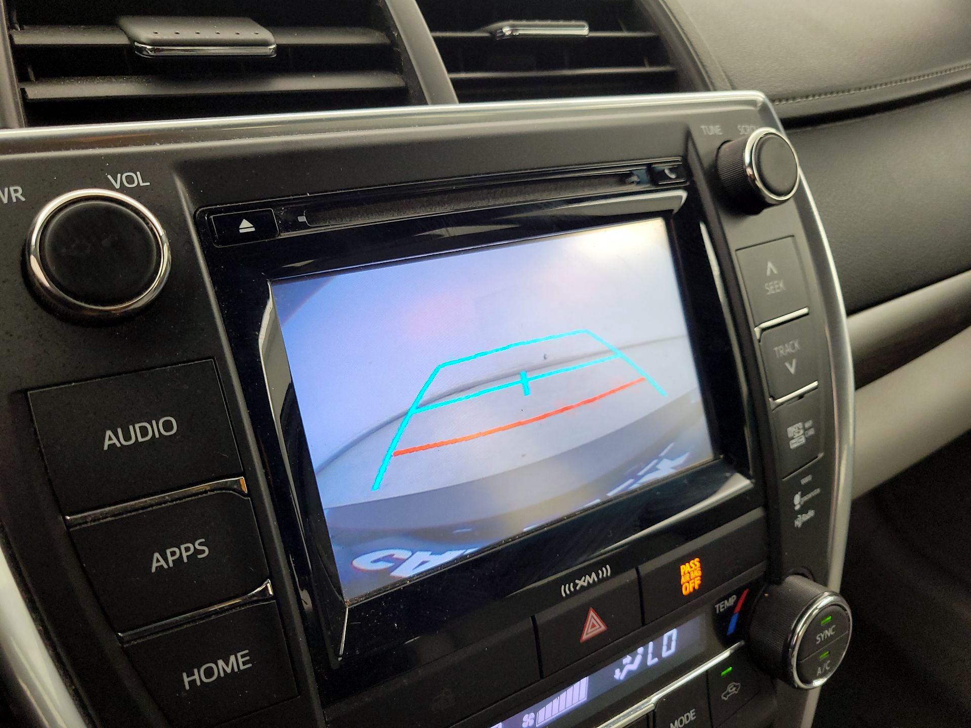 Thumbnail: 2016 Toyota Camry - 14