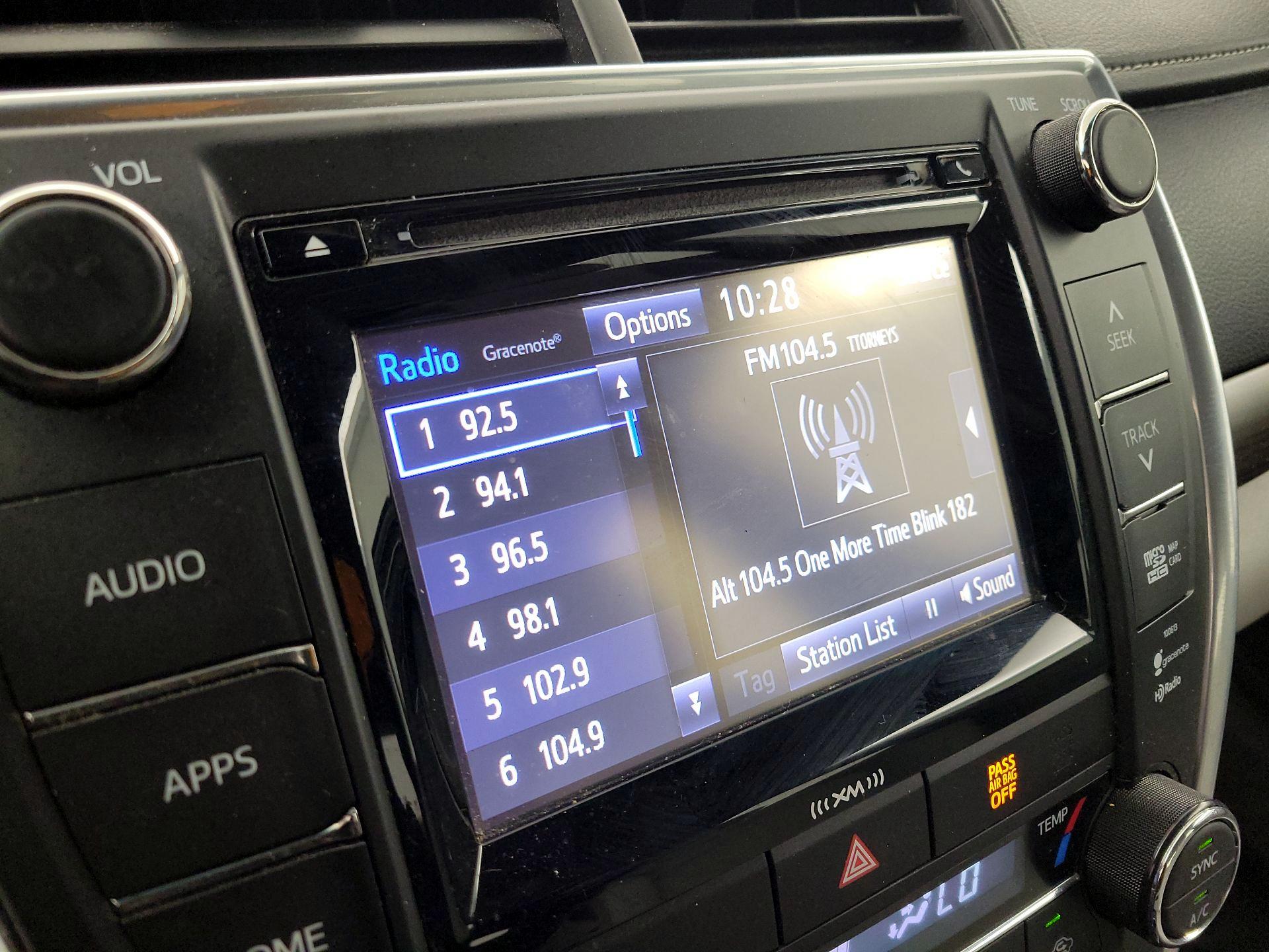Thumbnail: 2016 Toyota Camry - 15