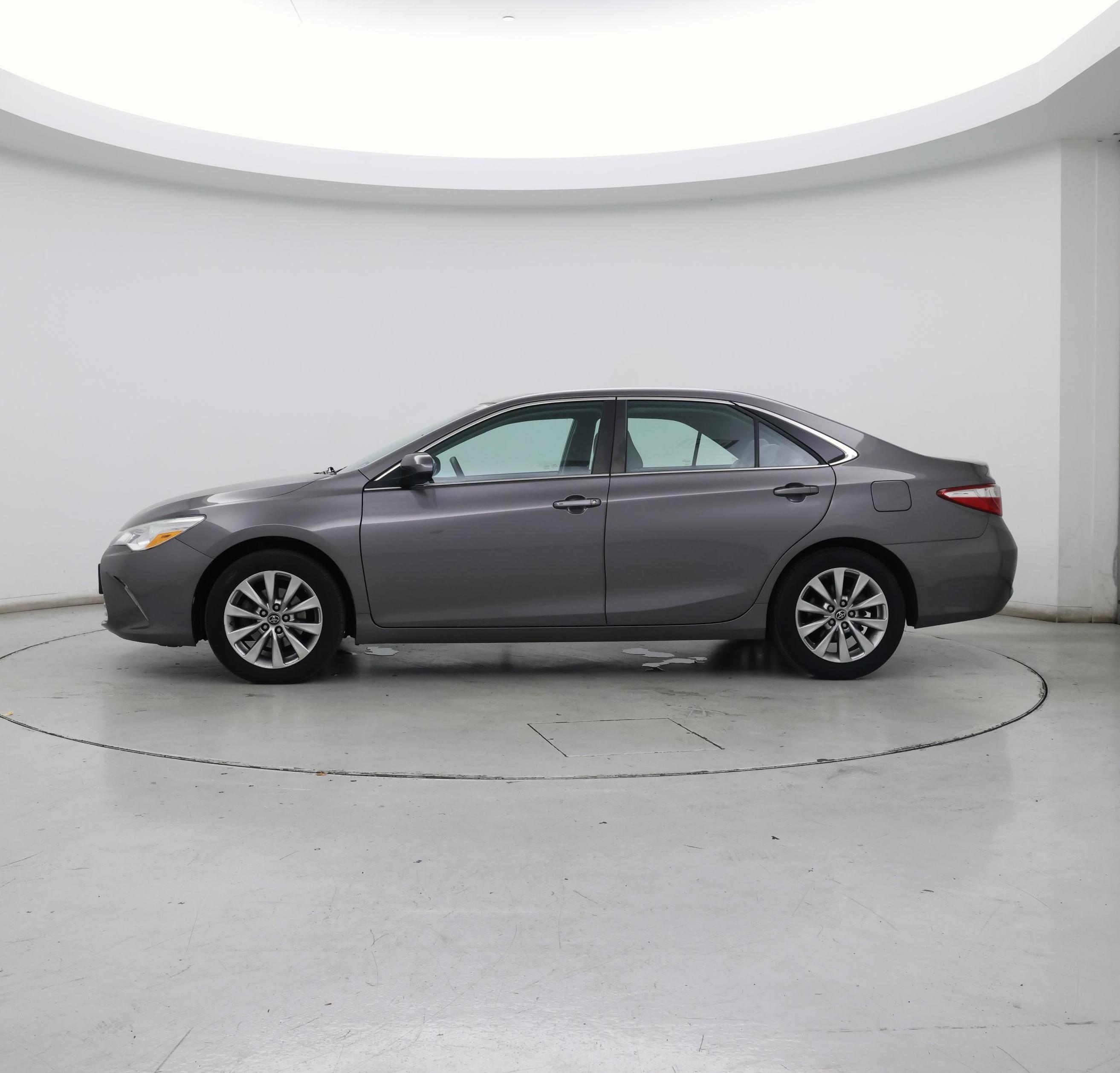 Thumbnail: 2016 Toyota Camry - 3