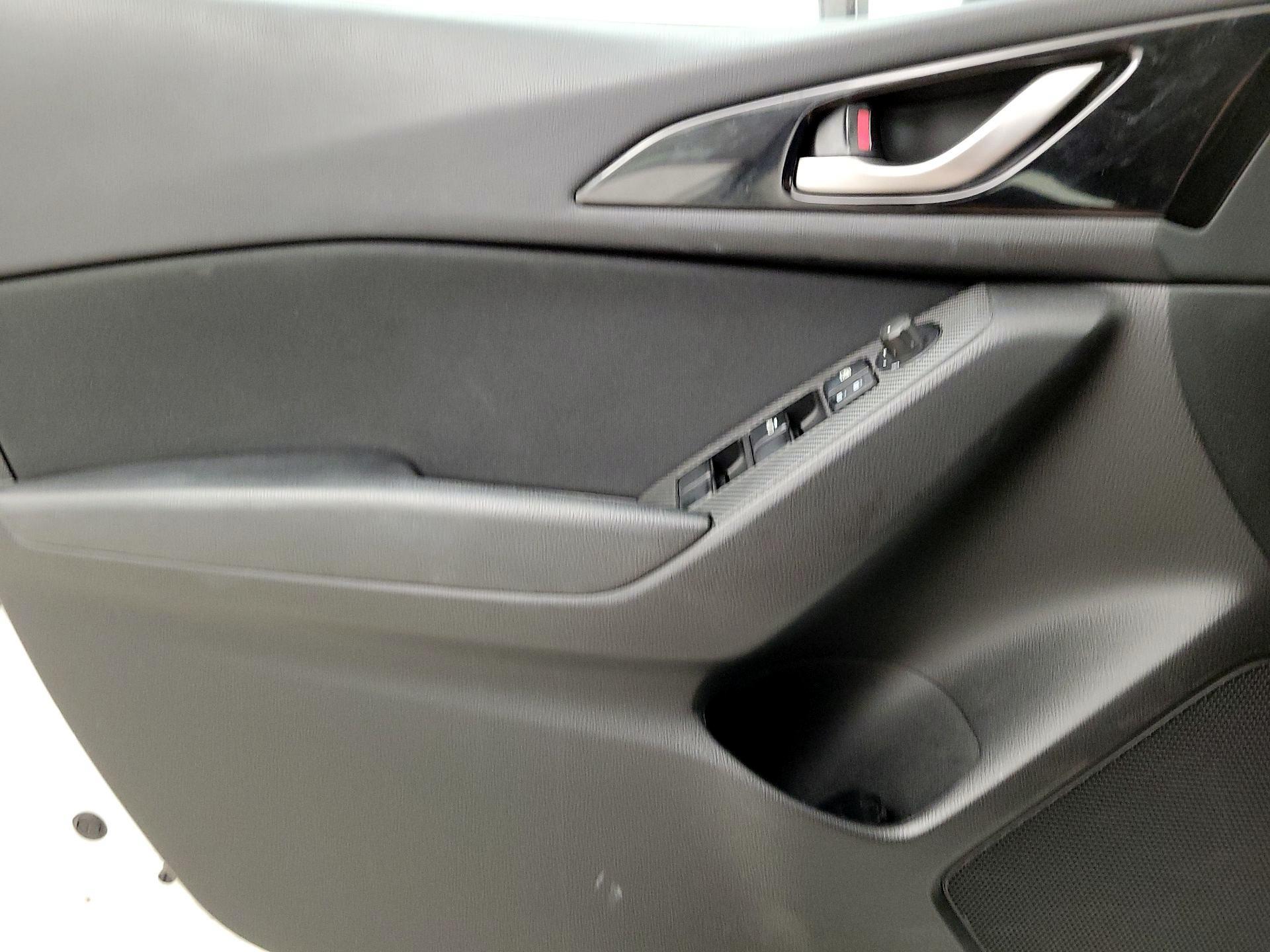 Thumbnail: 2016 Mazda Mazda3 - 12
