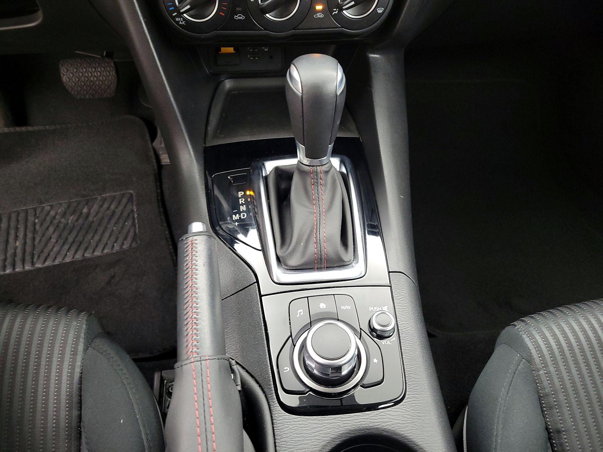 Thumbnail: 2016 Mazda Mazda3 - 17