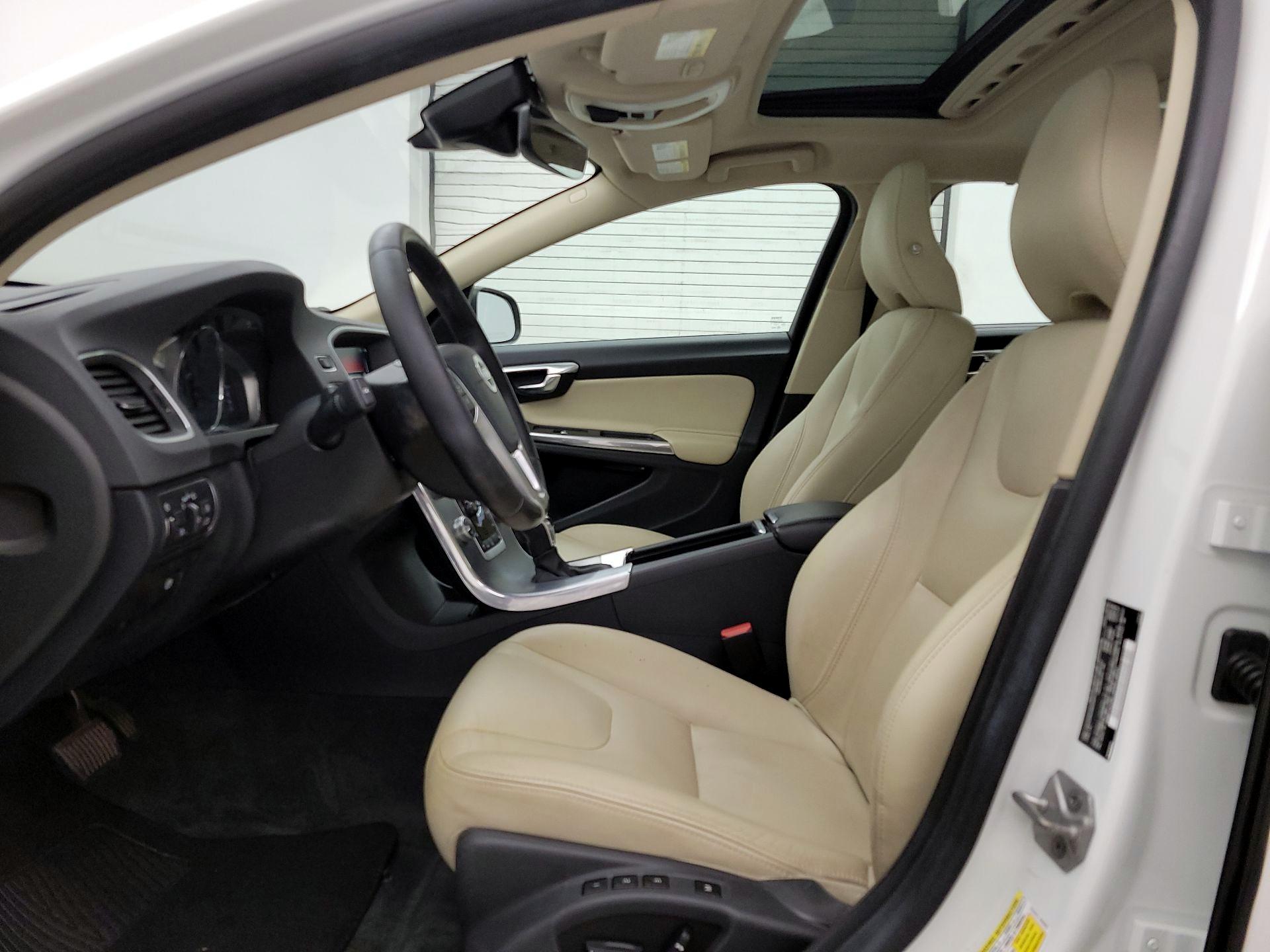 Thumbnail: 2017 Volvo S60 - 11