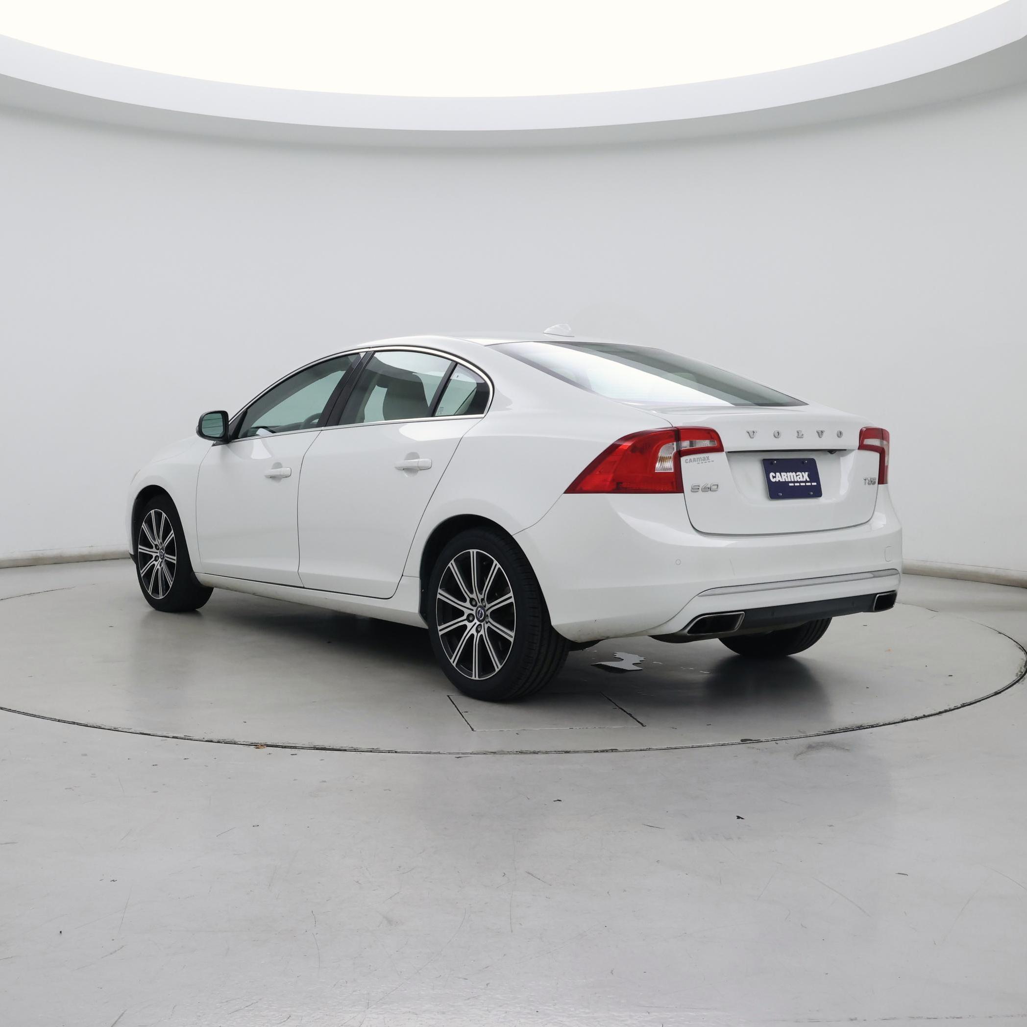 Thumbnail: 2017 Volvo S60 - 2