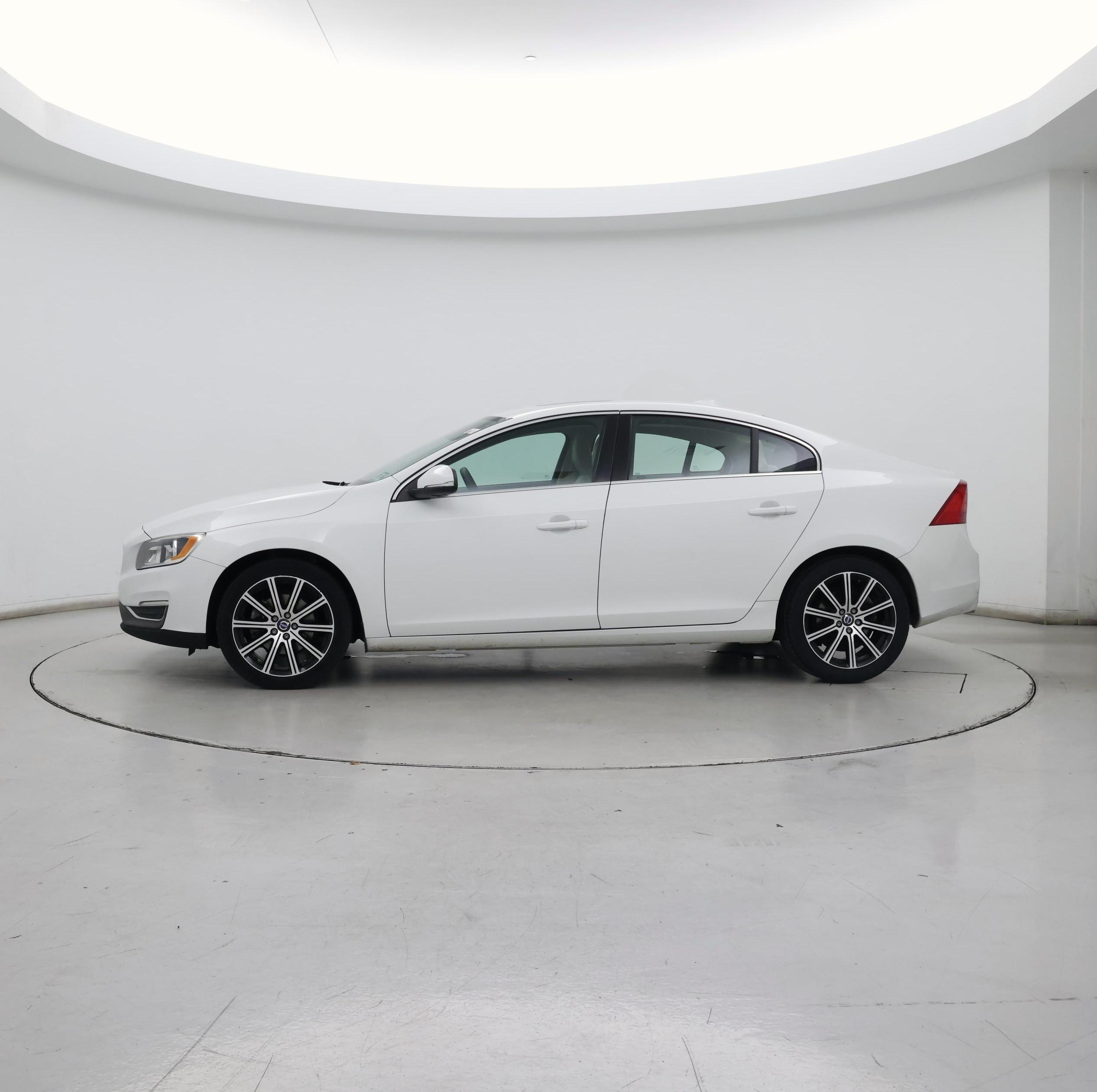 Thumbnail: 2017 Volvo S60 - 3