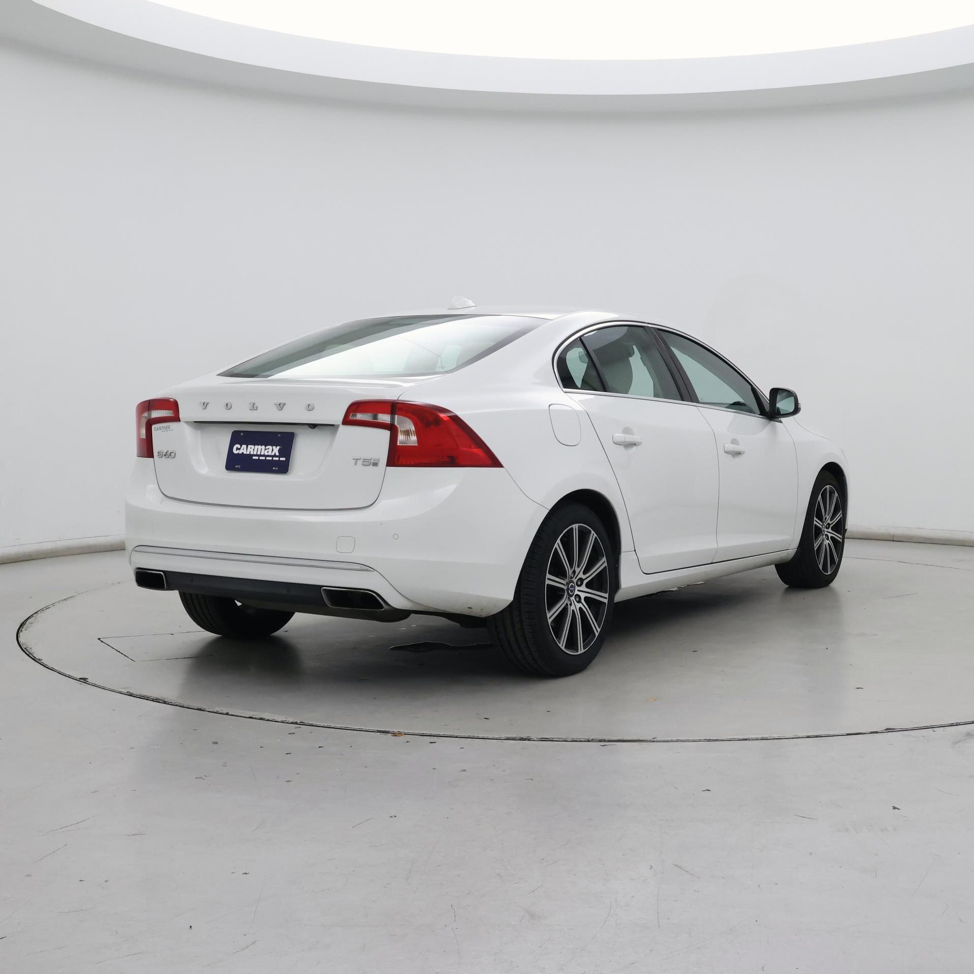 Thumbnail: 2017 Volvo S60 - 8