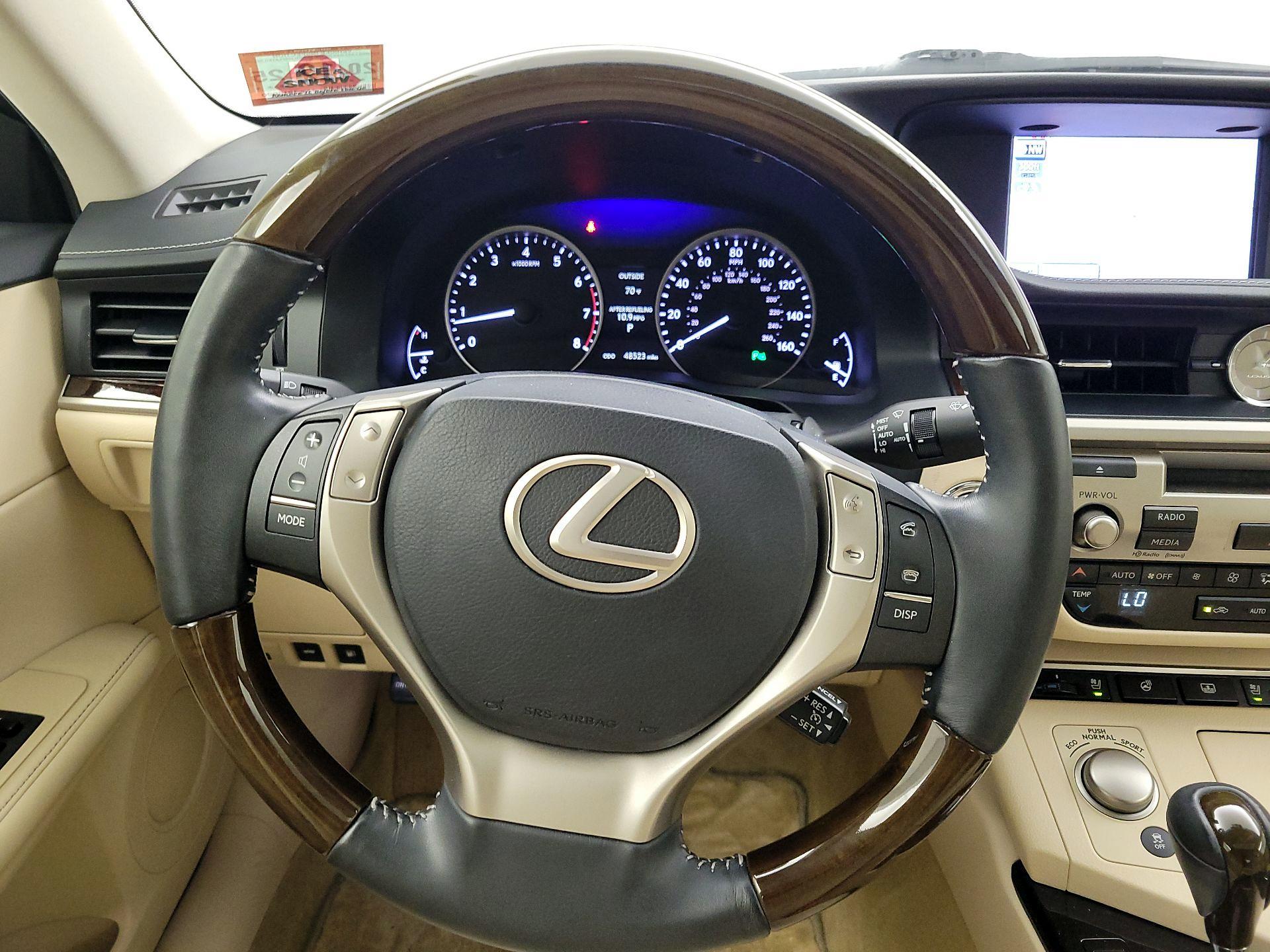 Thumbnail: 2013 Lexus ES - 10