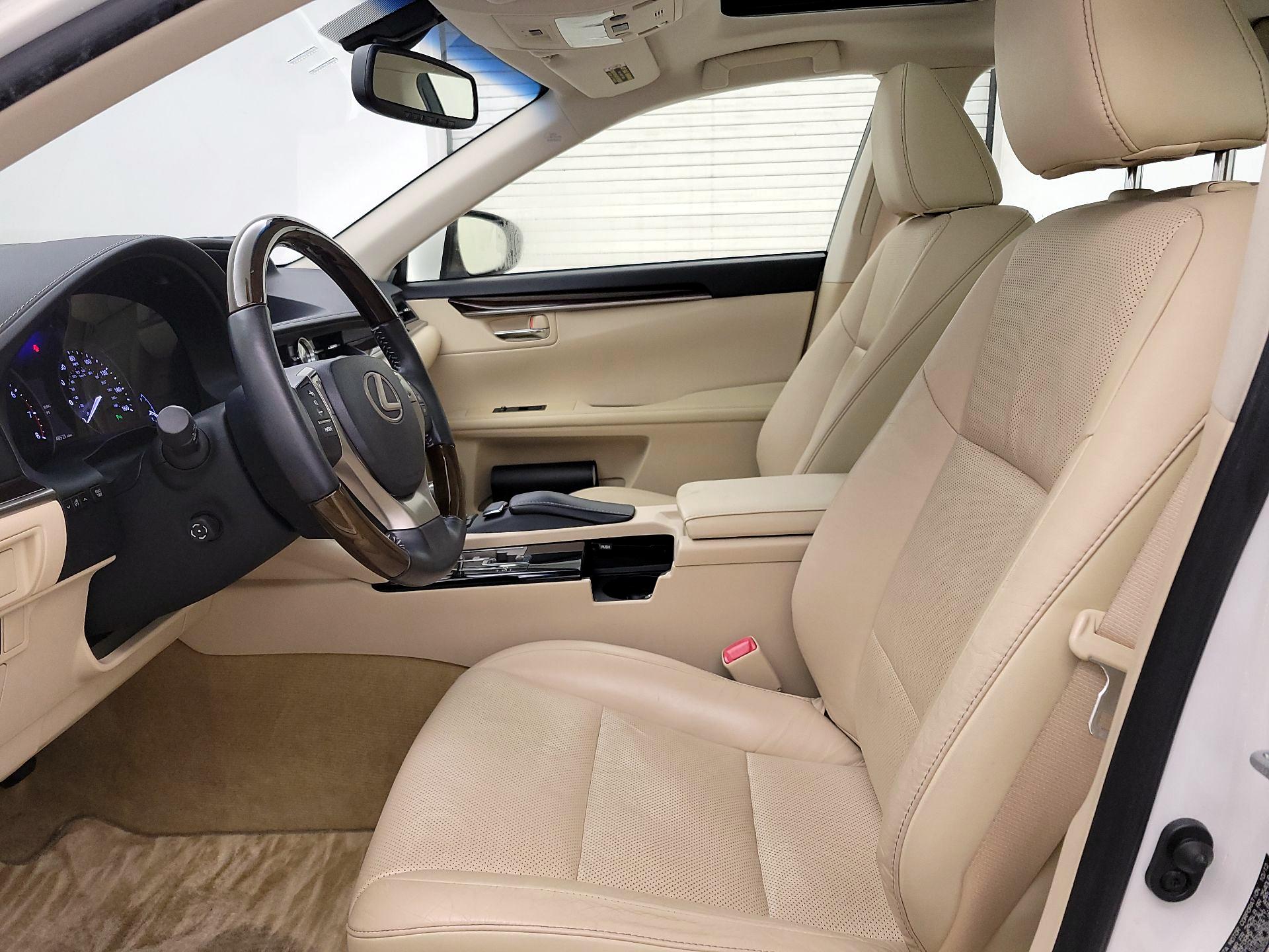 Thumbnail: 2013 Lexus ES - 11