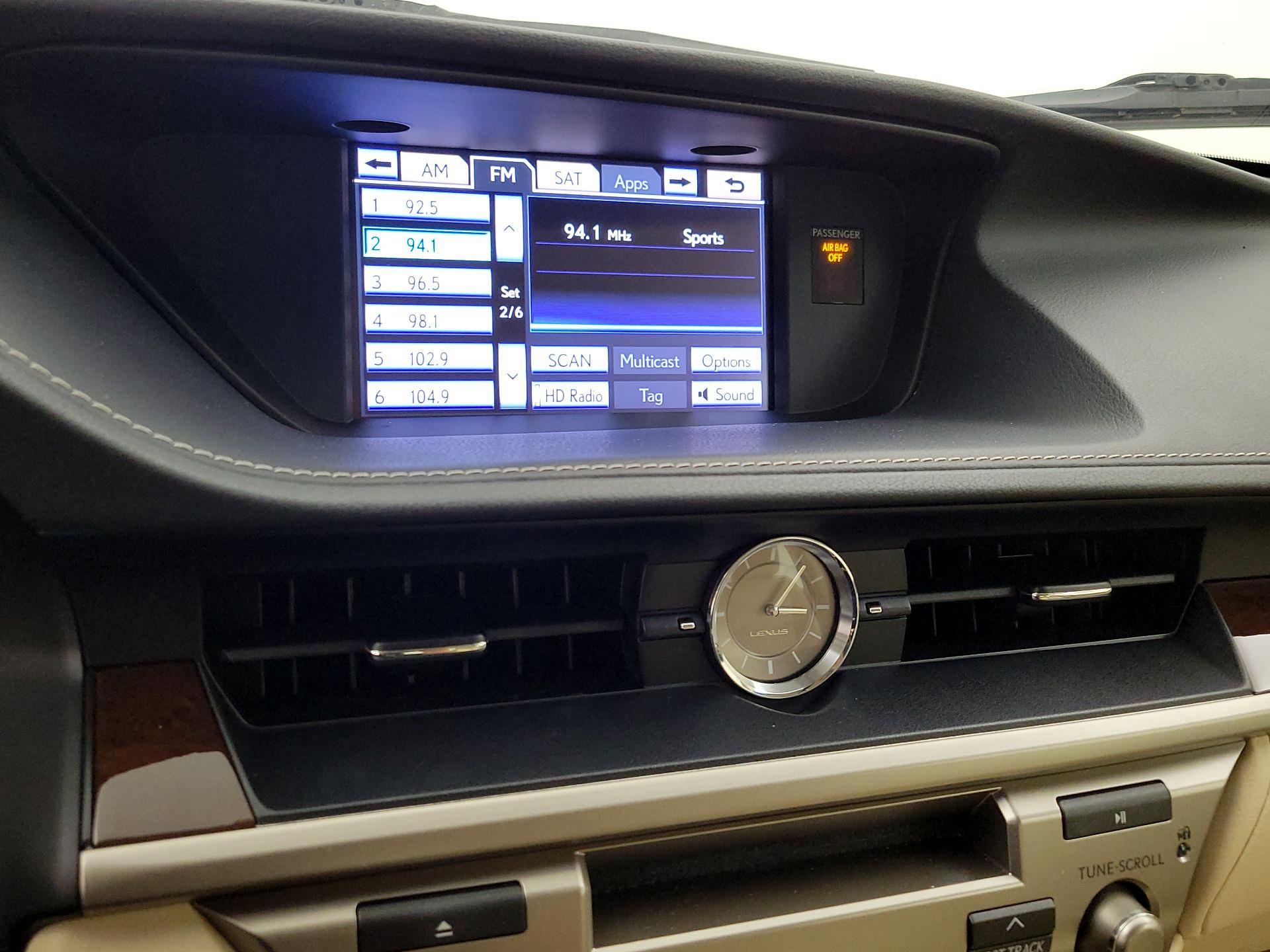 Thumbnail: 2013 Lexus ES - 16