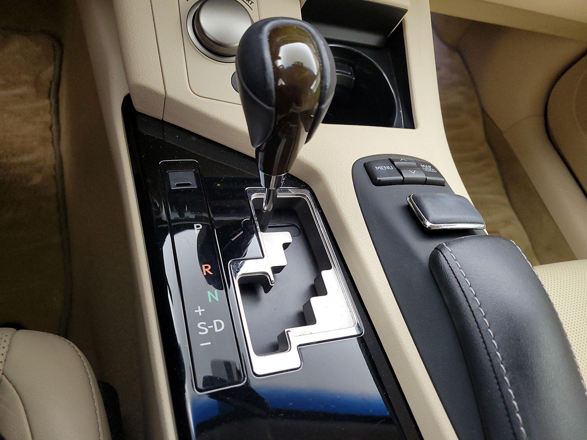 Thumbnail: 2013 Lexus ES - 18