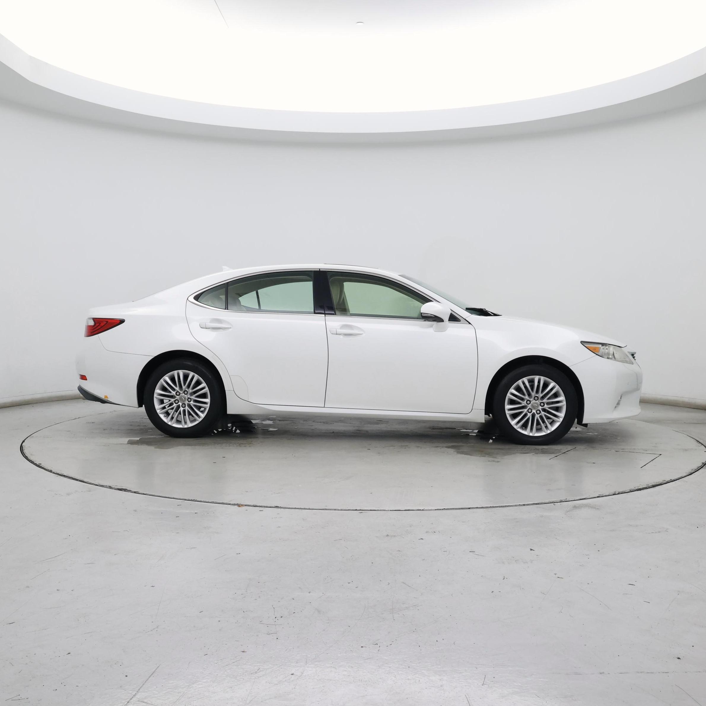 Thumbnail: 2013 Lexus ES - 7