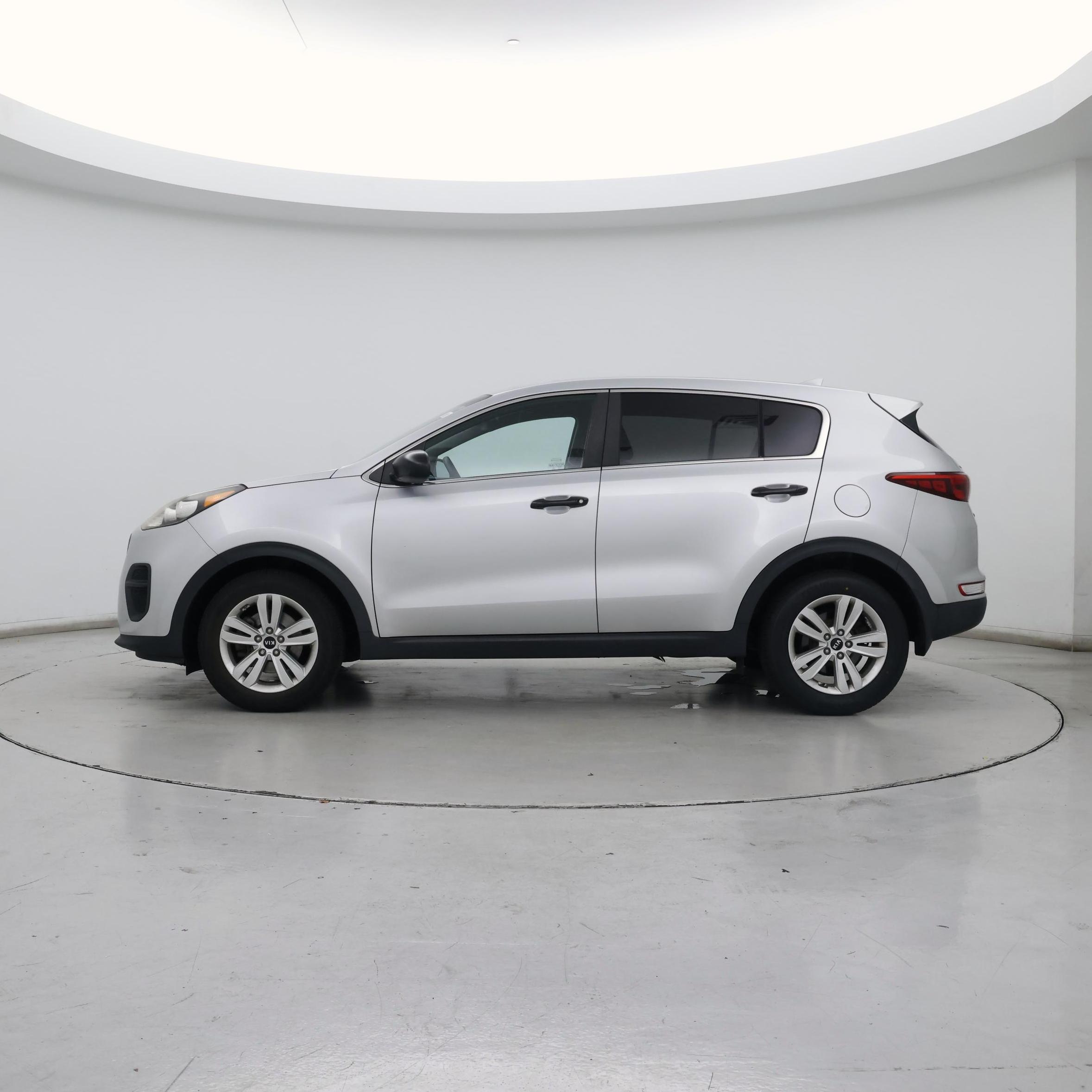 Thumbnail: 2017 Kia Sportage - 3