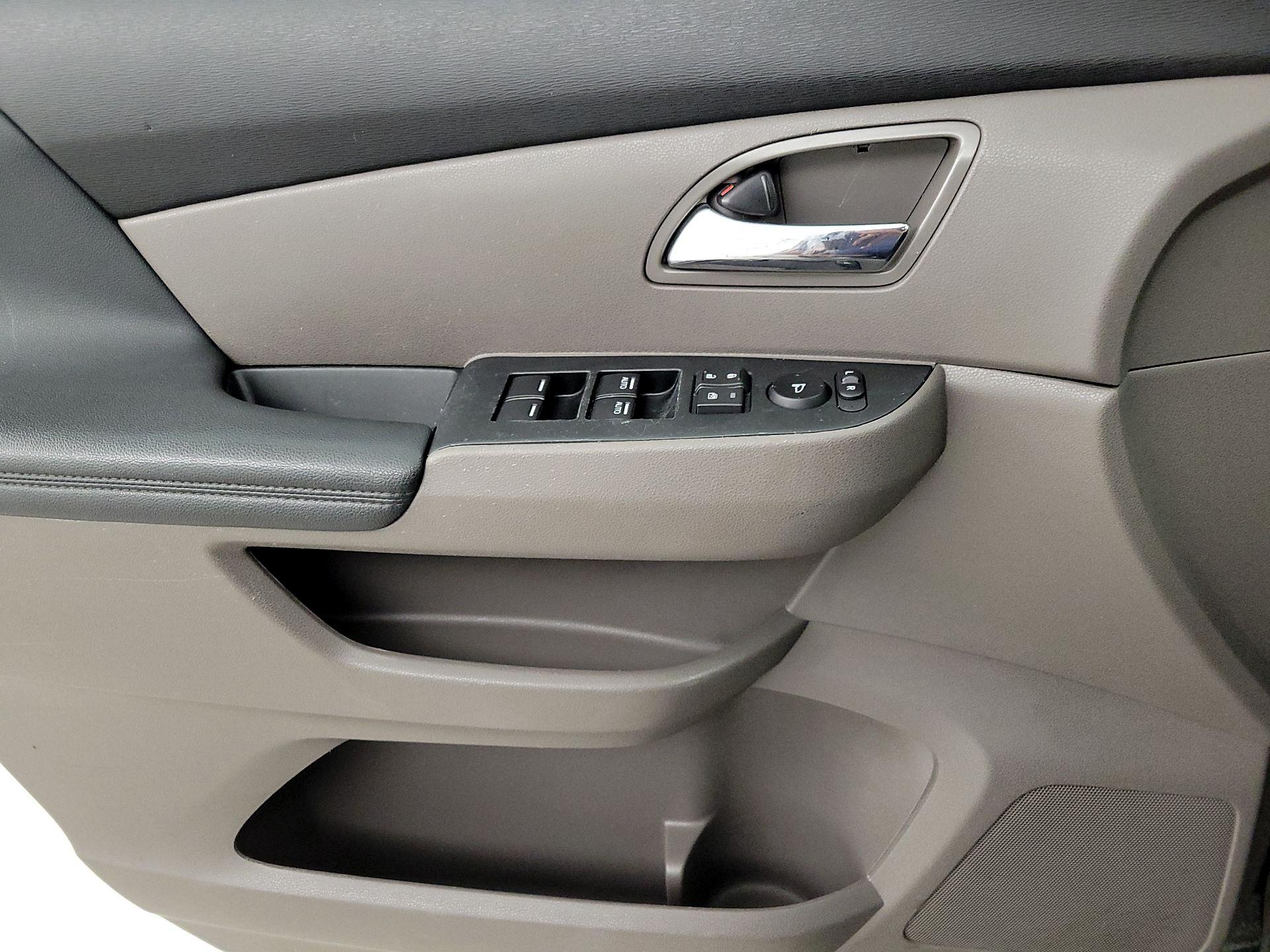 Thumbnail: 2015 Honda Odyssey - 12